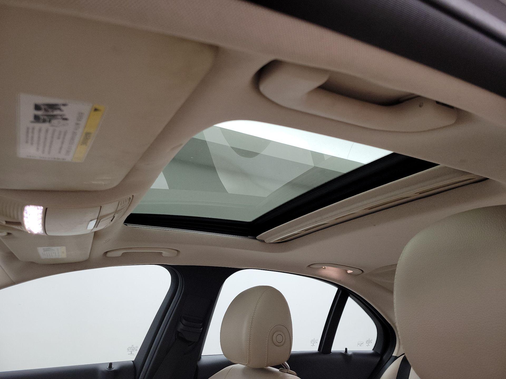 Thumbnail: 2019 Mercedes-Benz C-Class - 19