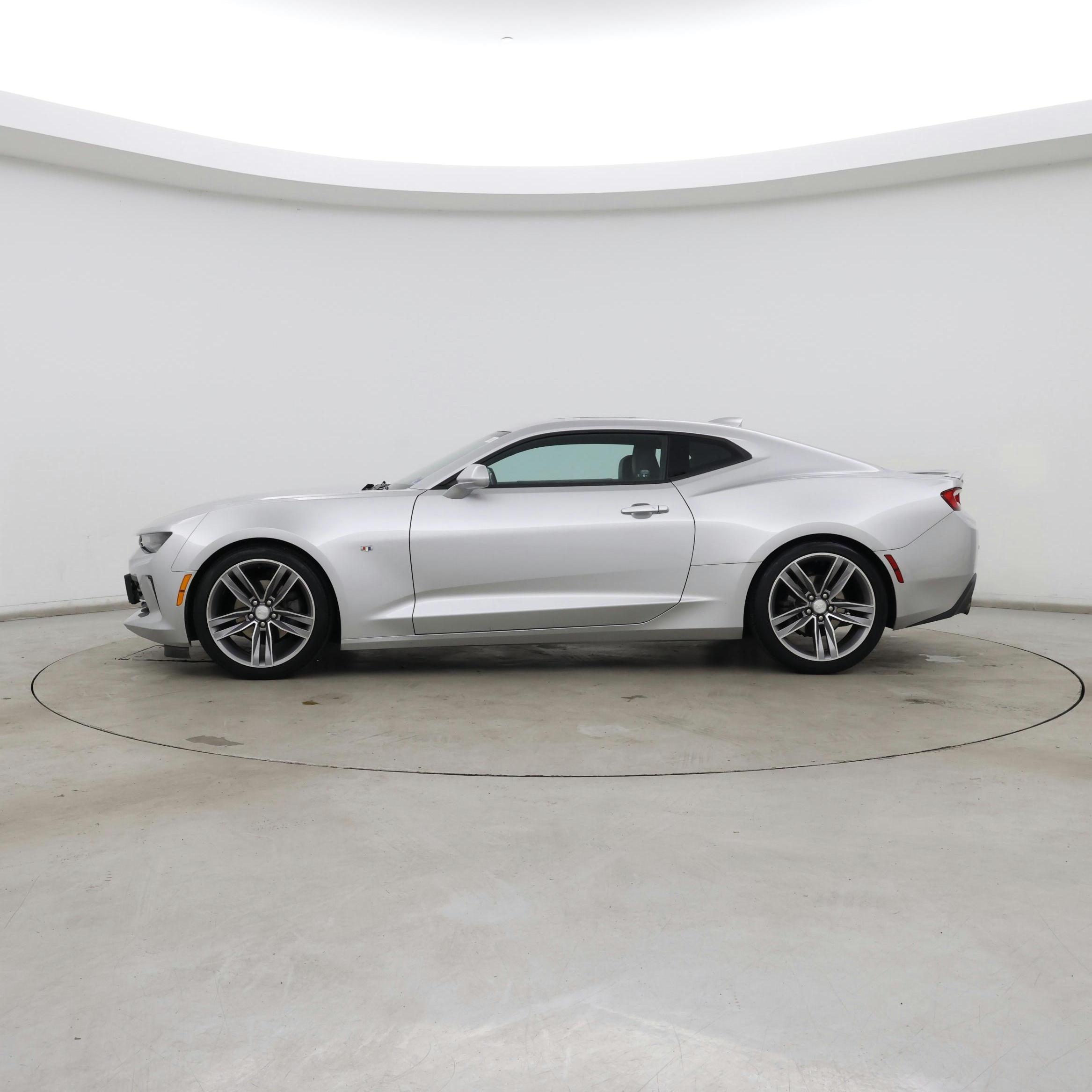 Thumbnail: 2018 Chevrolet Camaro - 3