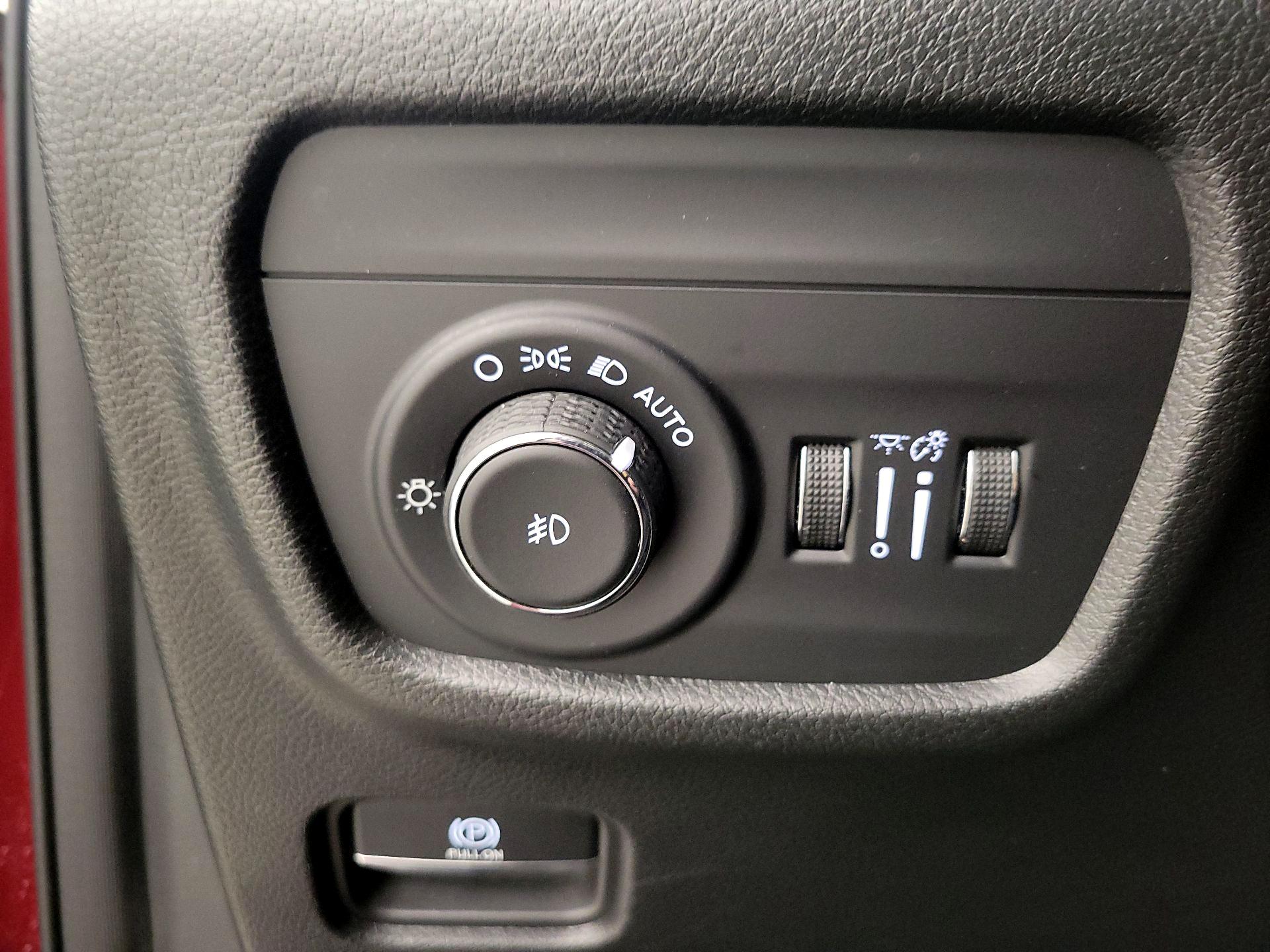 Thumbnail: 2022 Jeep Grand Cherokee - 13