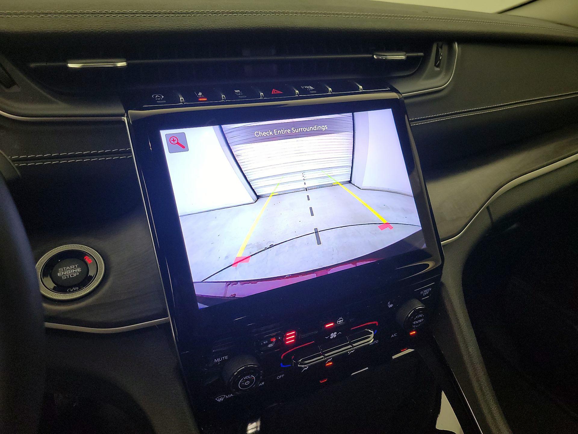 Thumbnail: 2022 Jeep Grand Cherokee - 15