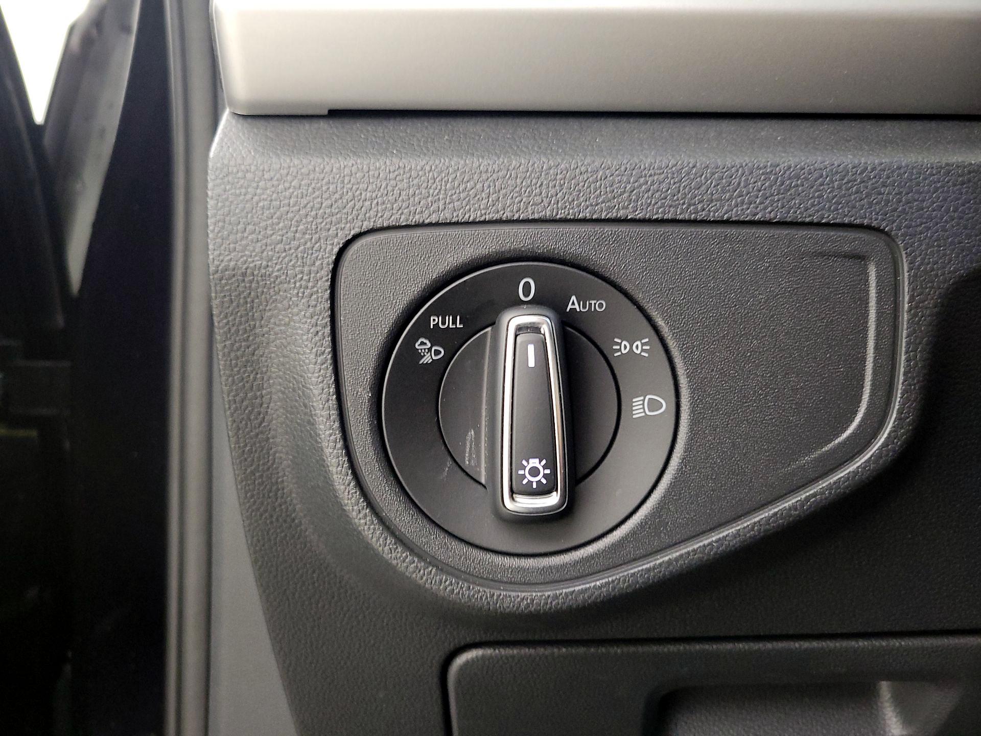 Thumbnail: 2022 Volkswagen Atlas - 13