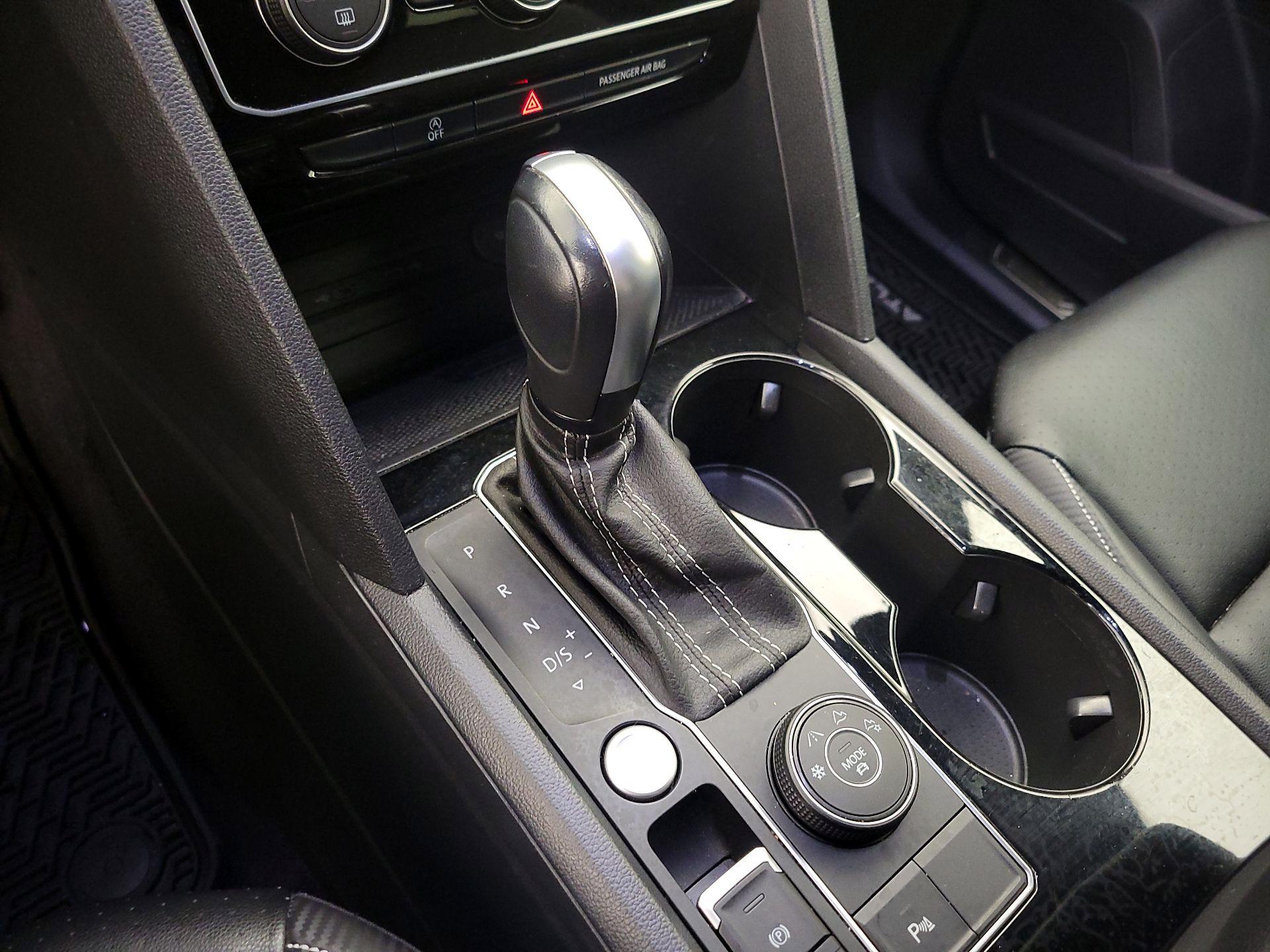 Thumbnail: 2022 Volkswagen Atlas - 17