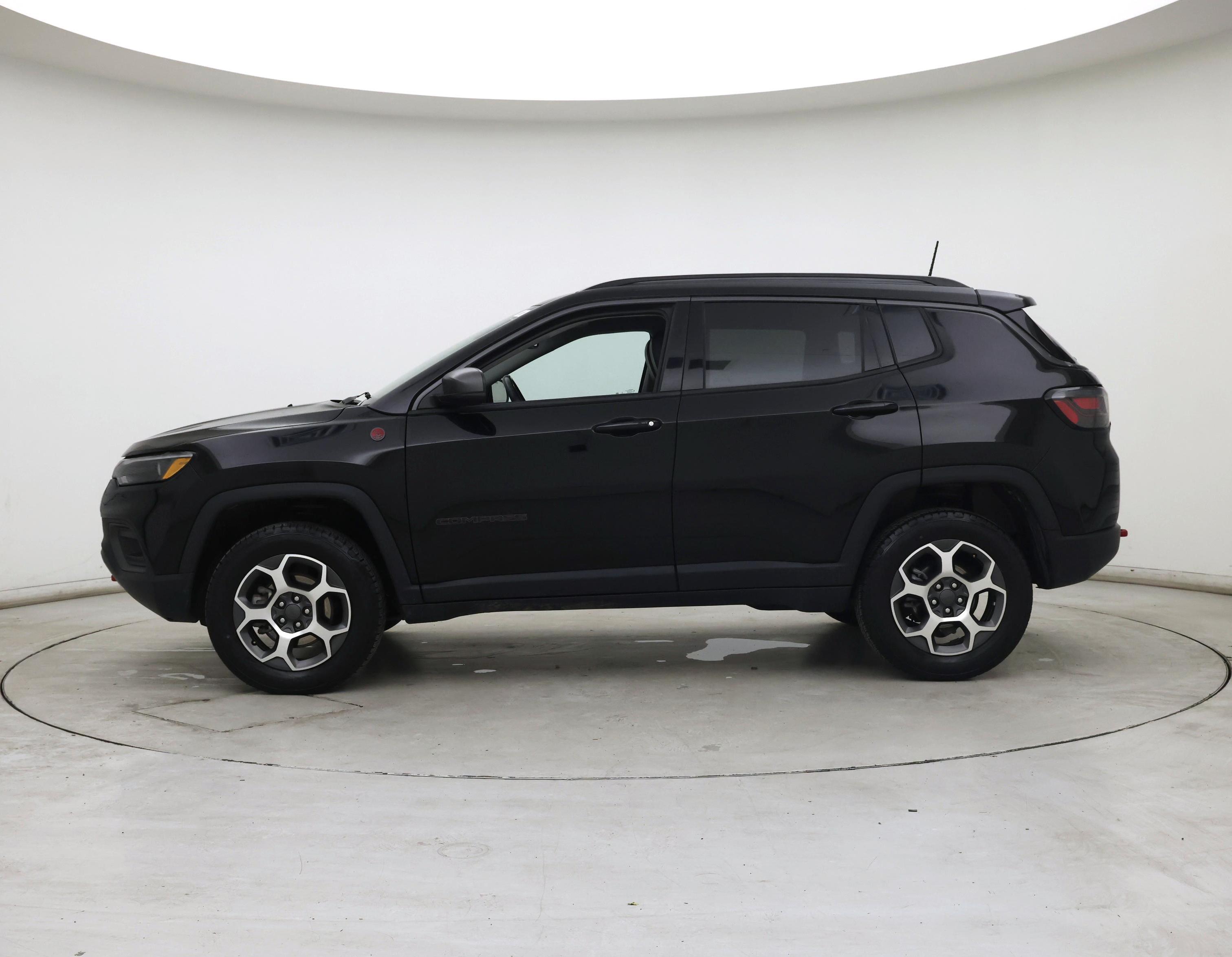 Thumbnail: 2022 Jeep Compass - 3