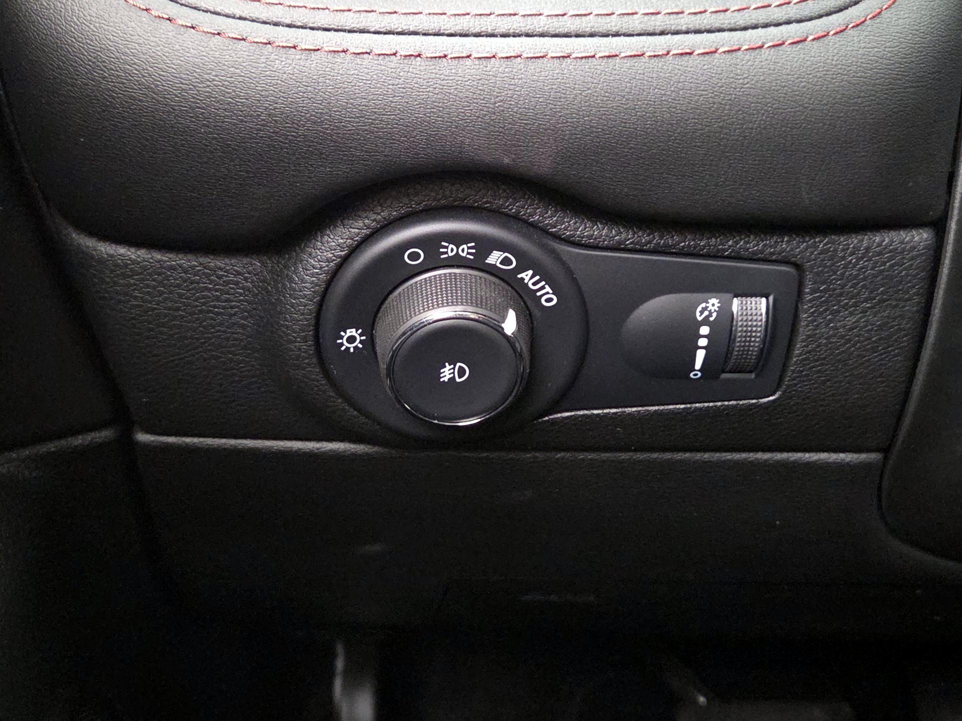 Thumbnail: 2022 Dodge Durango - 13