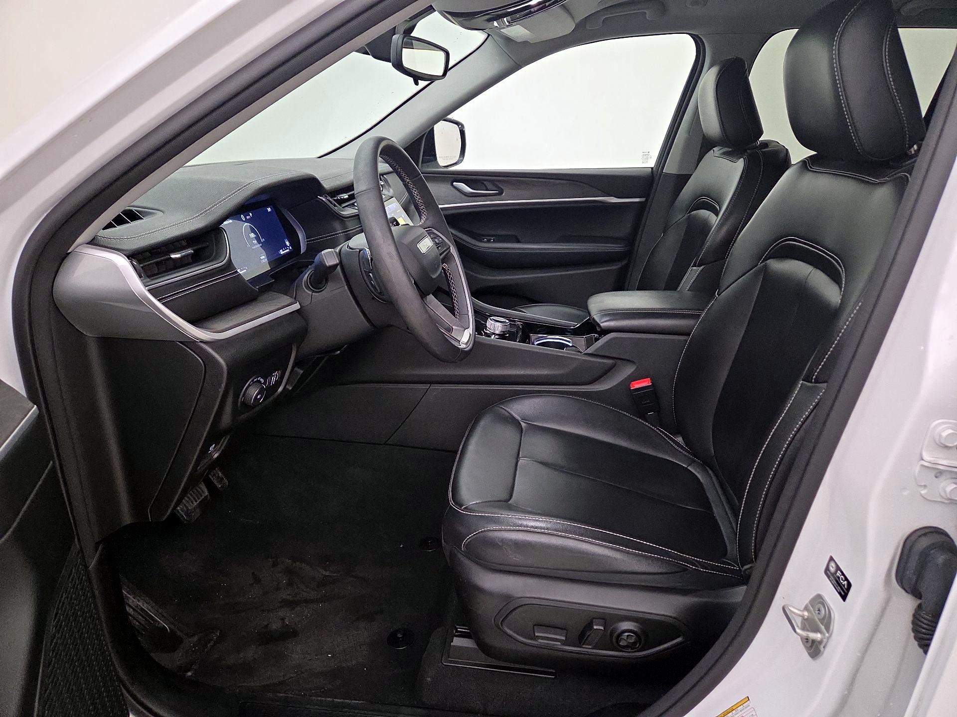 Thumbnail: 2023 Jeep Grand Cherokee - 11