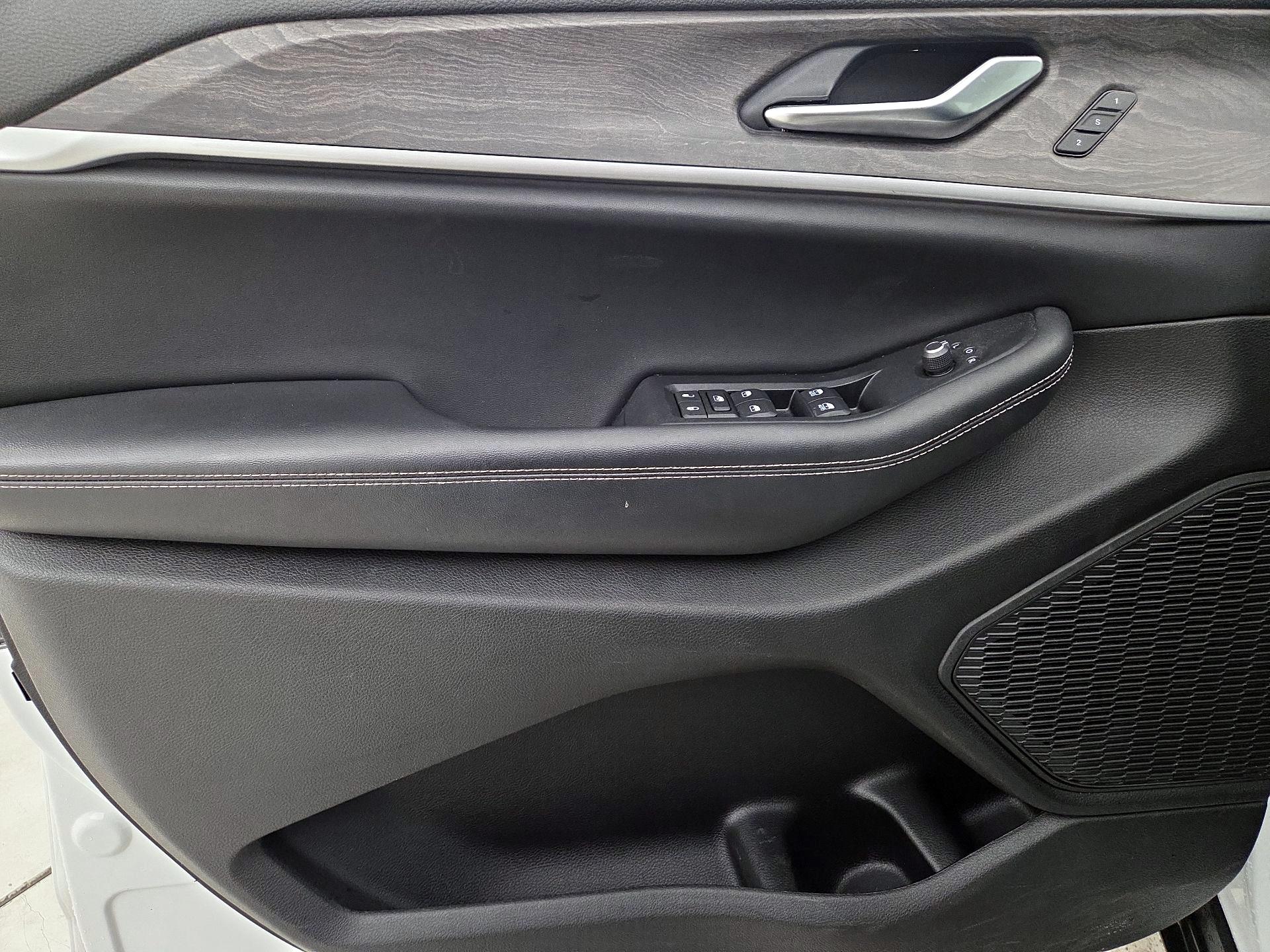 Thumbnail: 2023 Jeep Grand Cherokee - 12