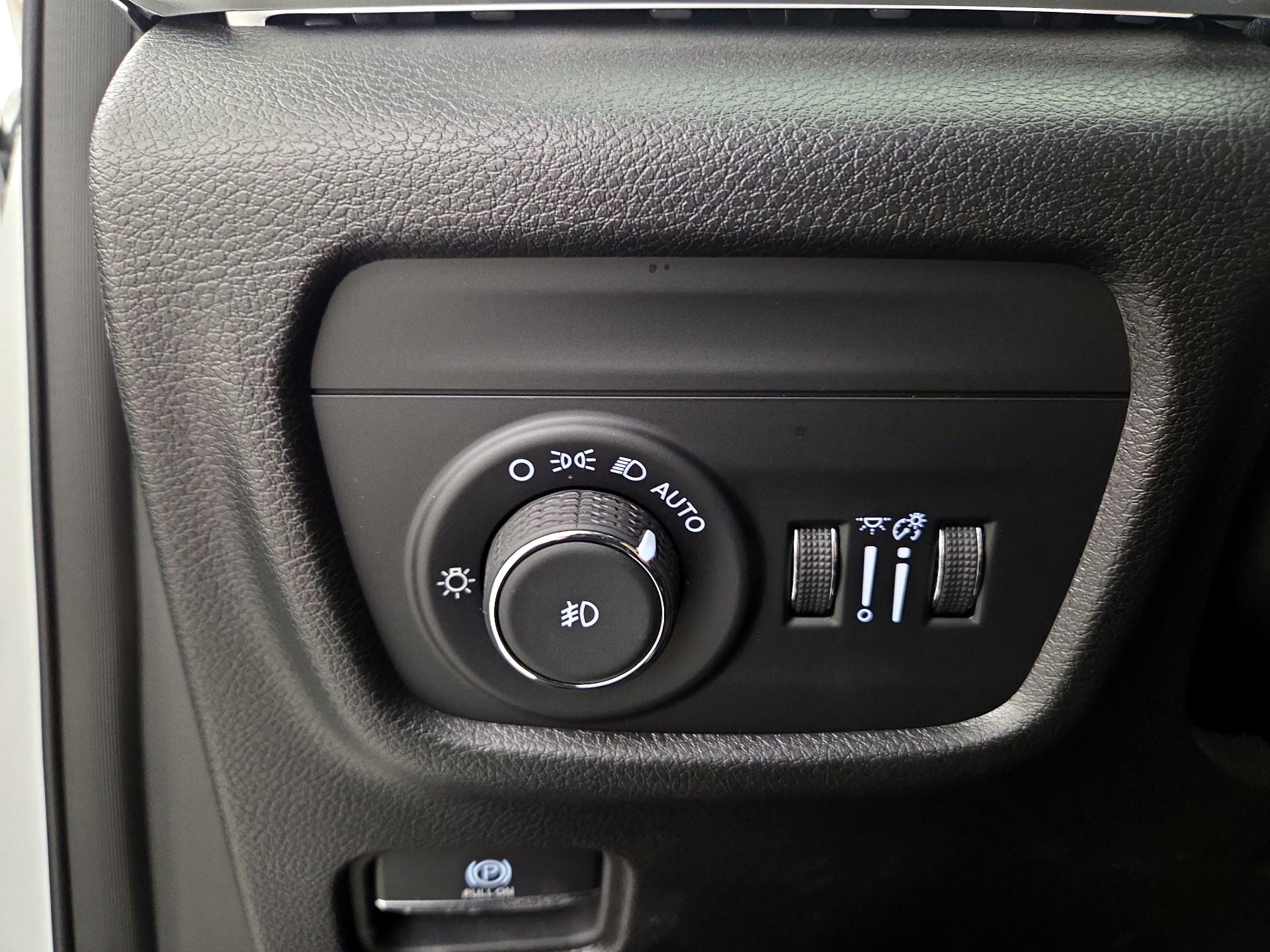 Thumbnail: 2023 Jeep Grand Cherokee - 13