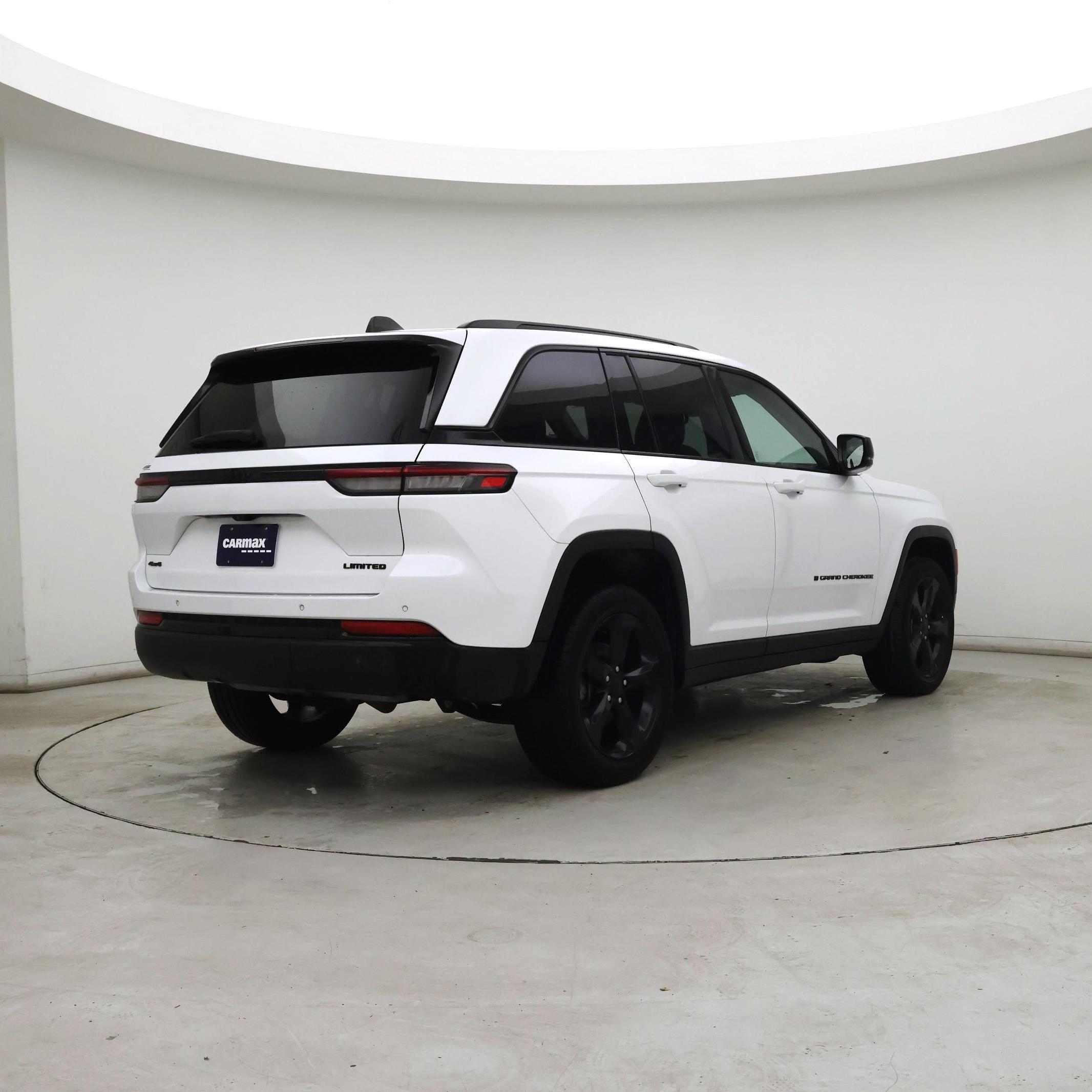 Thumbnail: 2023 Jeep Grand Cherokee - 8