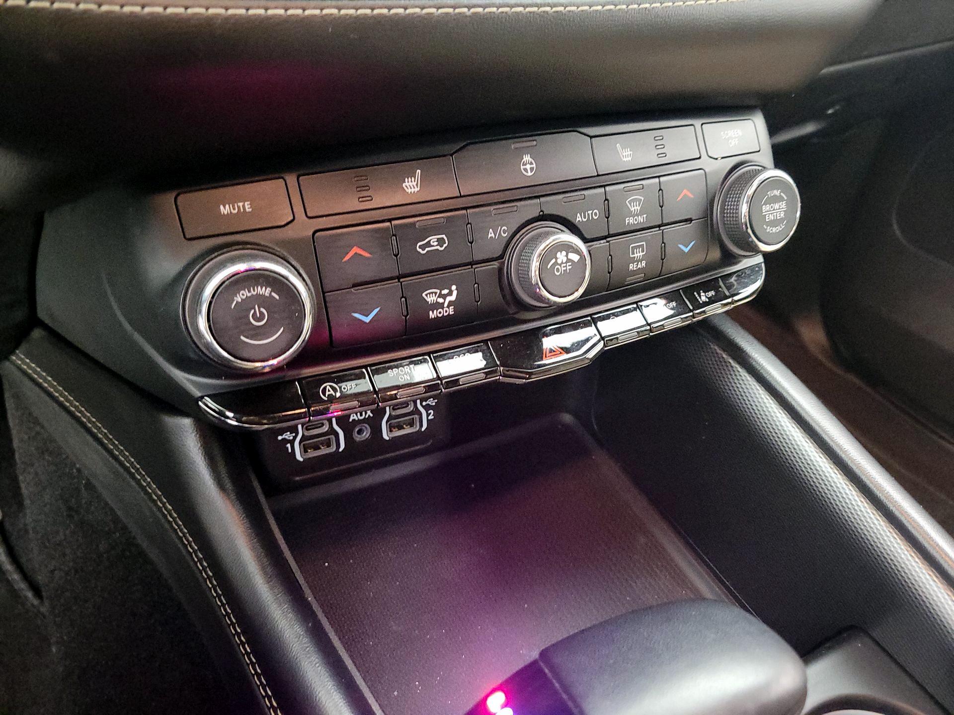 Thumbnail: 2022 Dodge Durango - 16