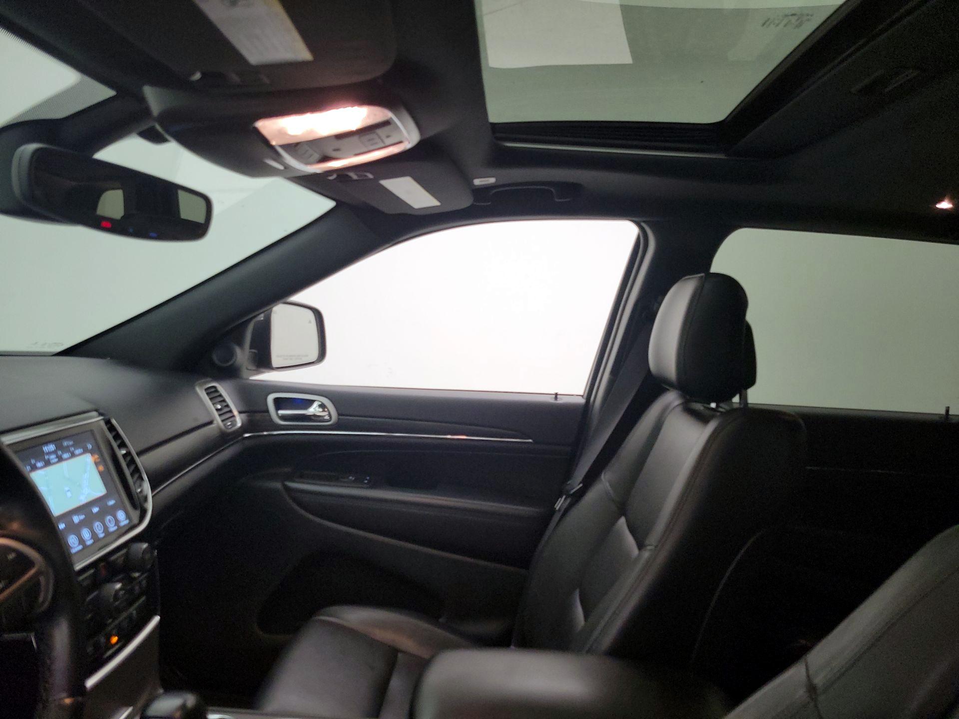 Thumbnail: 2021 Jeep Grand Cherokee - 18