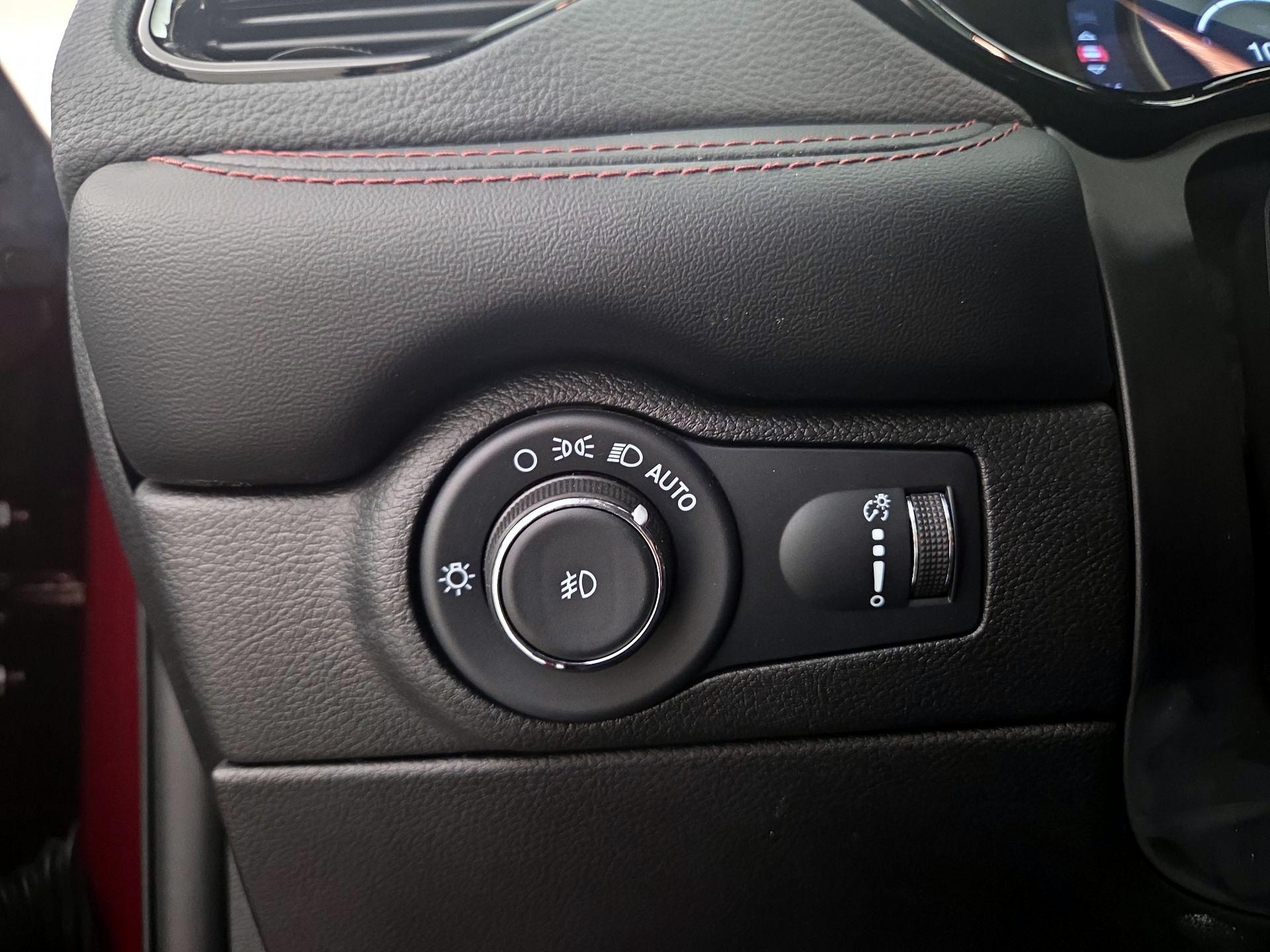 Thumbnail: 2022 Dodge Durango - 13