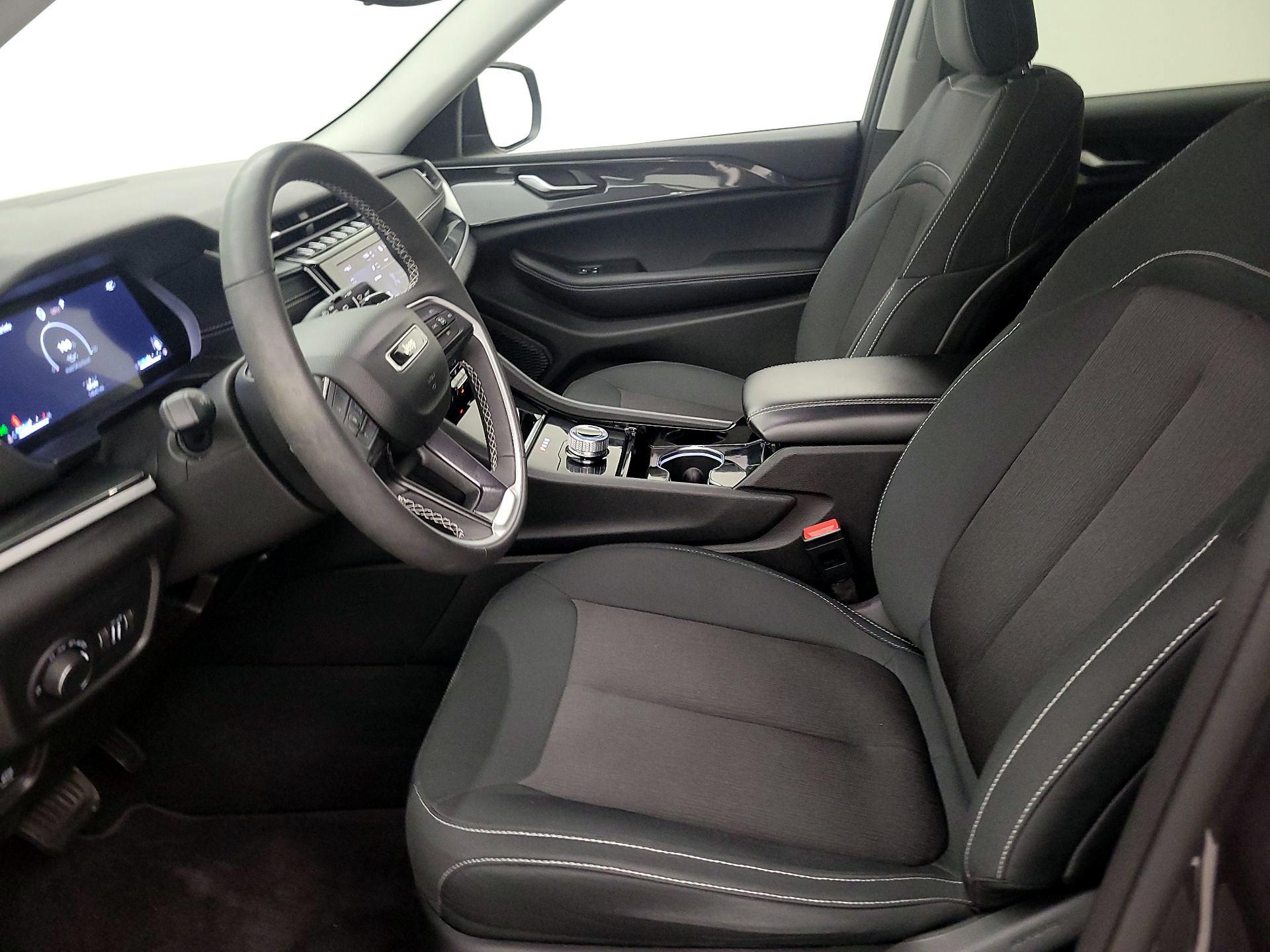 Thumbnail: 2023 Jeep Grand Cherokee - 11