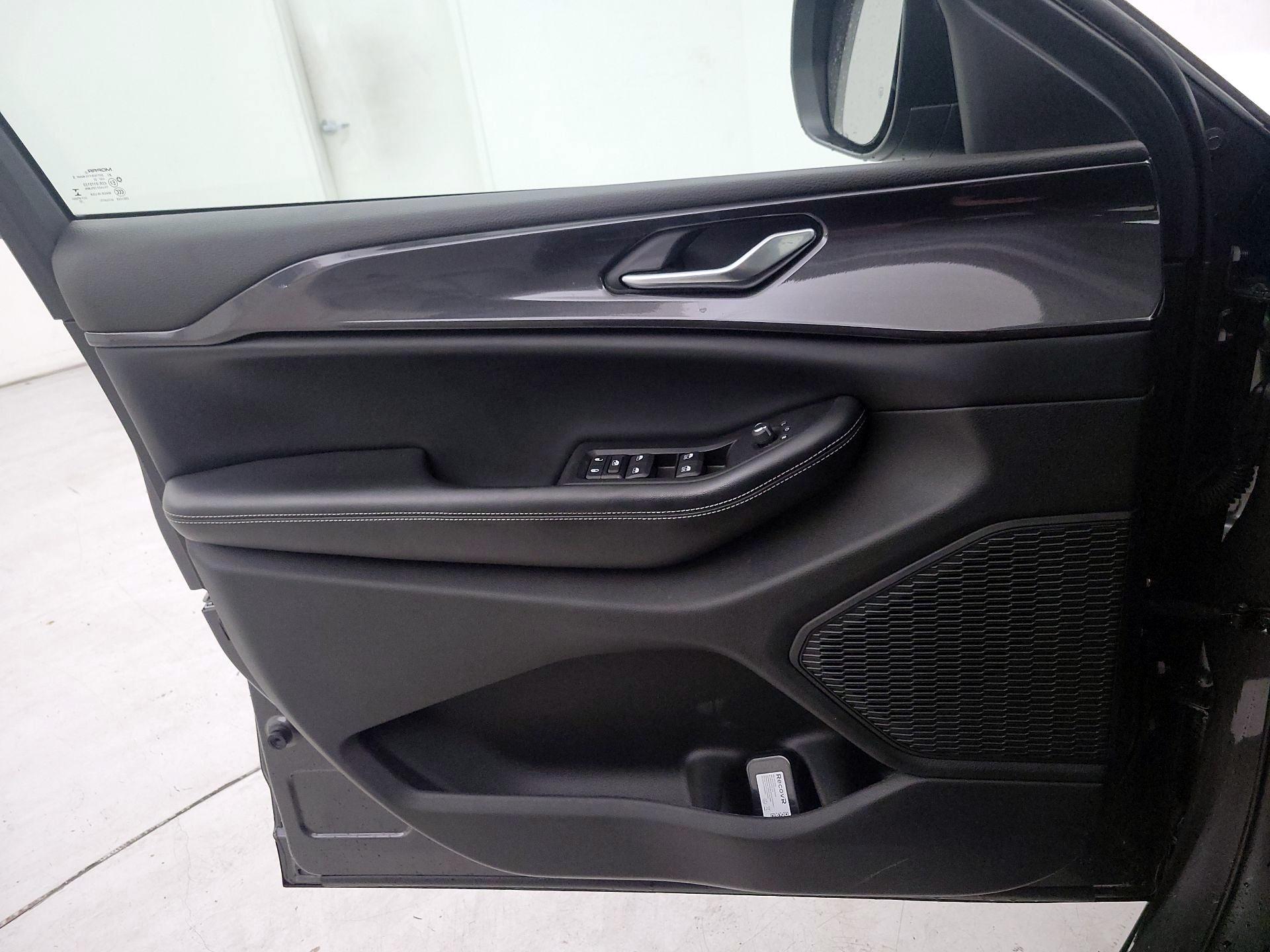 Thumbnail: 2023 Jeep Grand Cherokee - 12