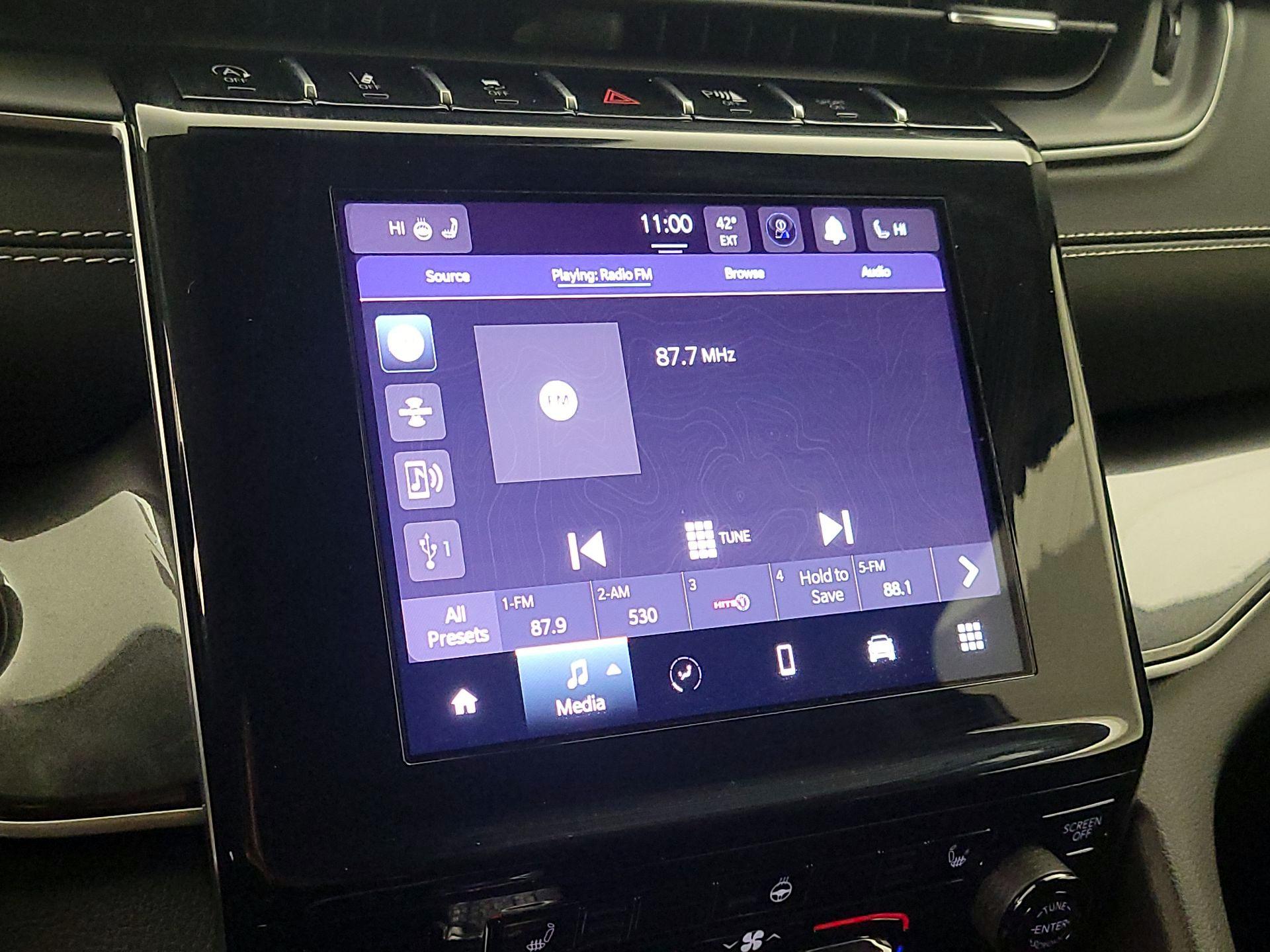 Thumbnail: 2023 Jeep Grand Cherokee - 15