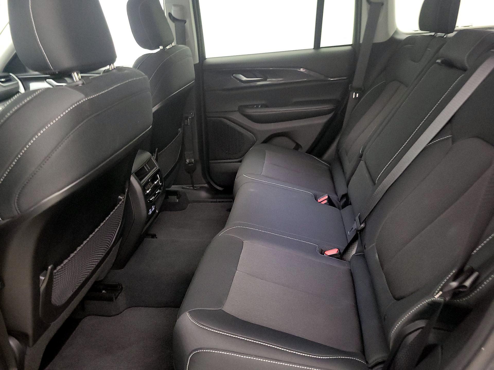 Thumbnail: 2023 Jeep Grand Cherokee - 19