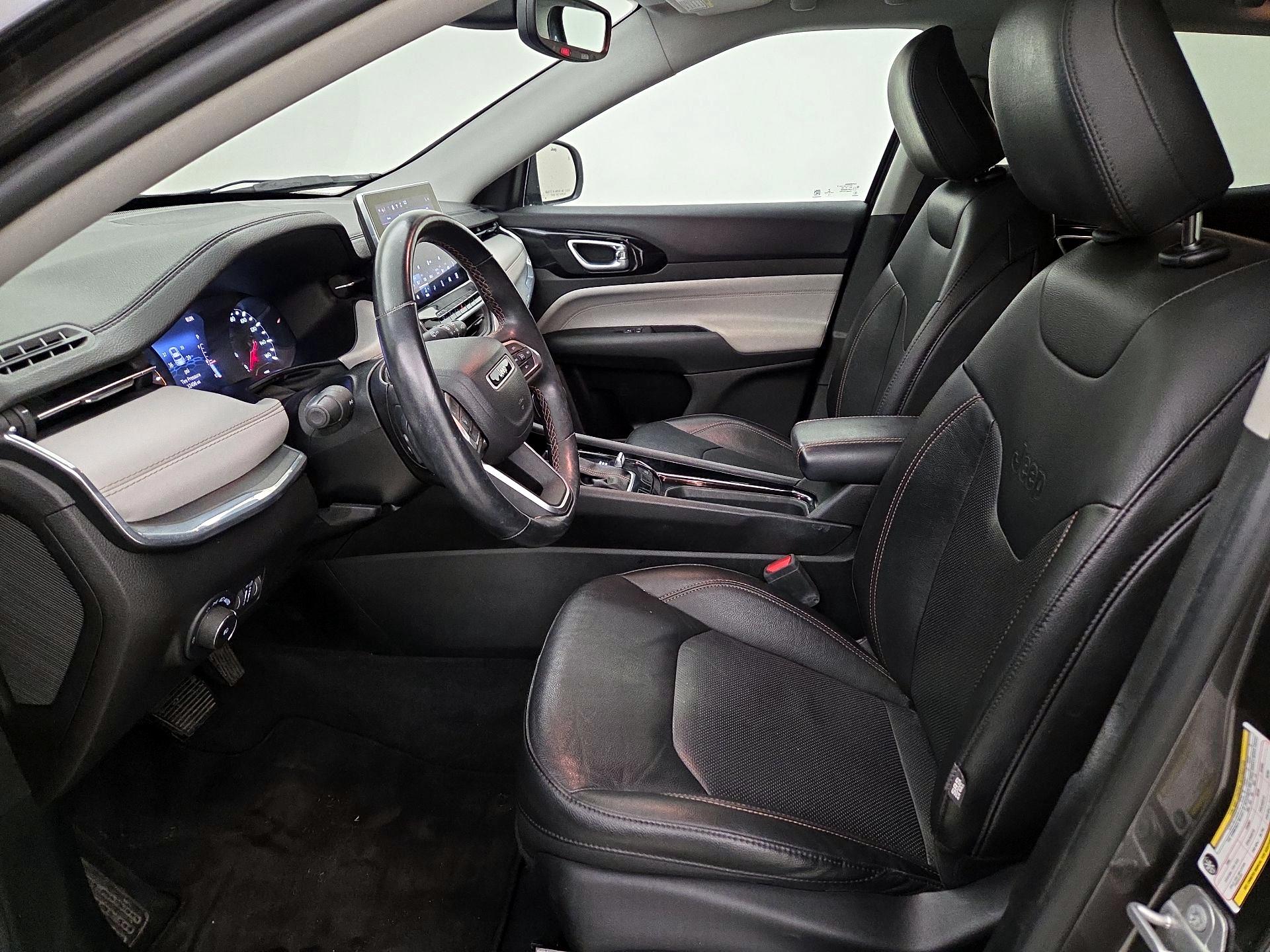 Thumbnail: 2022 Jeep Compass - 11