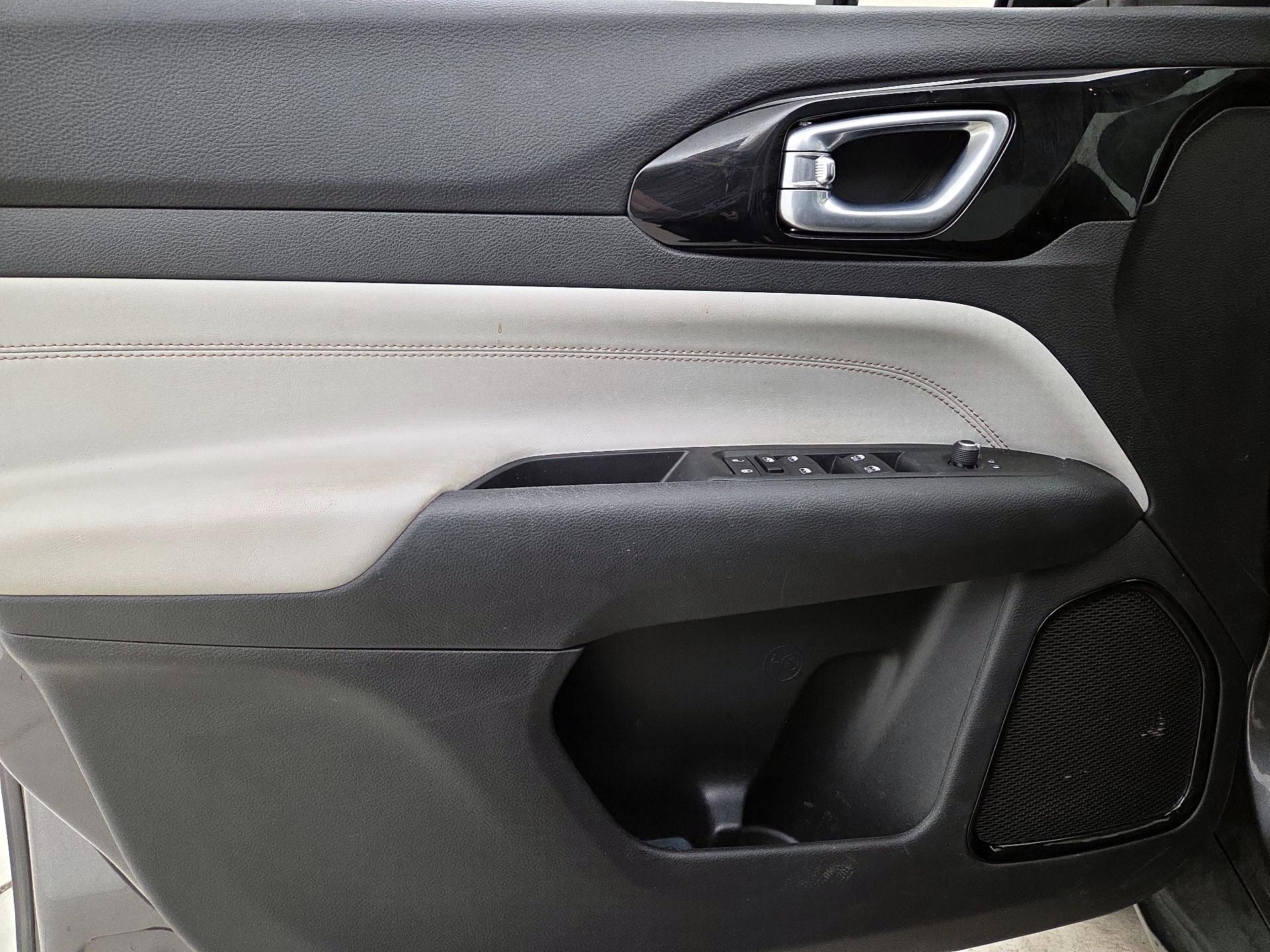 Thumbnail: 2022 Jeep Compass - 12