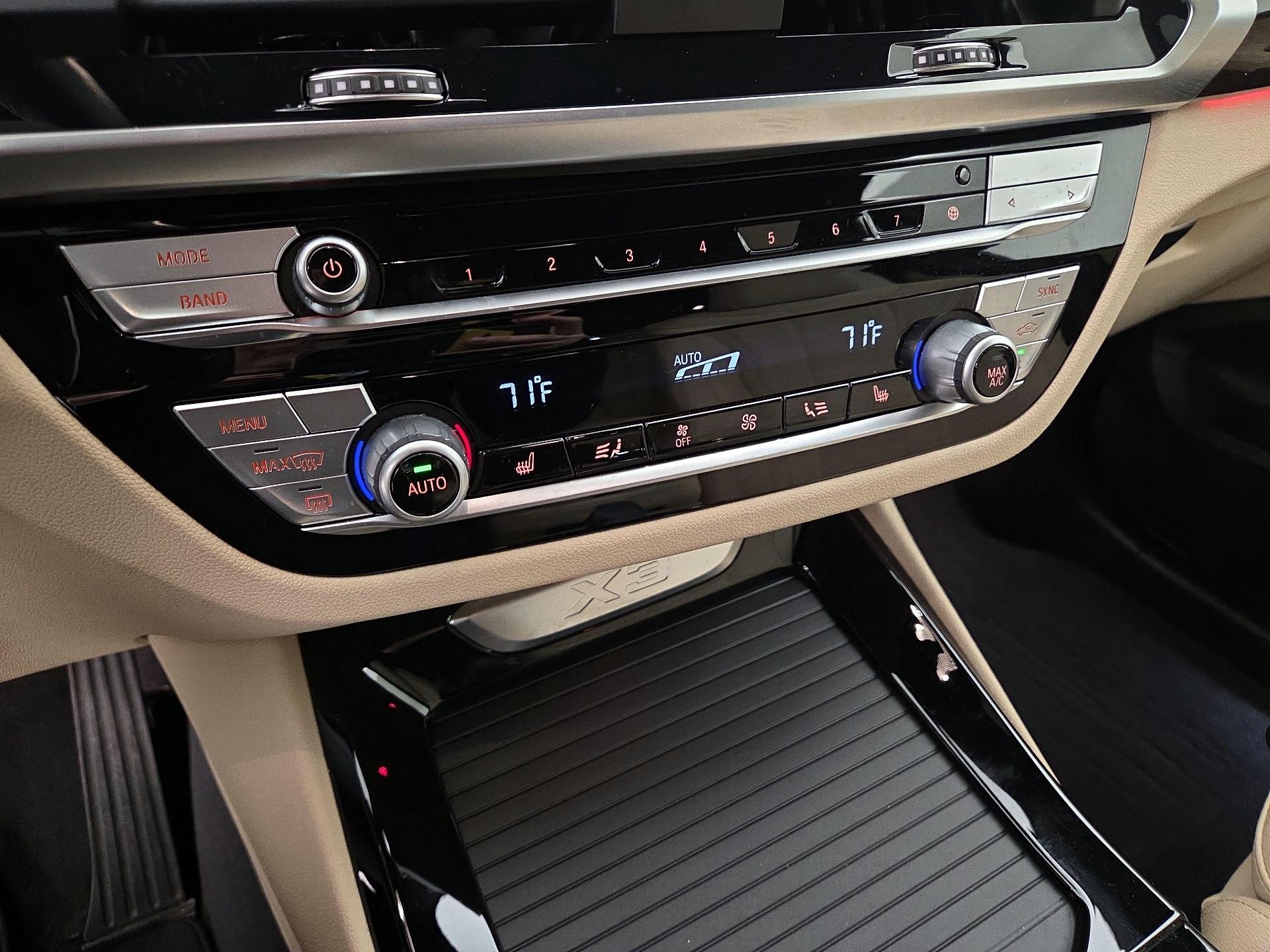 Thumbnail: 2021 BMW X3 - 16