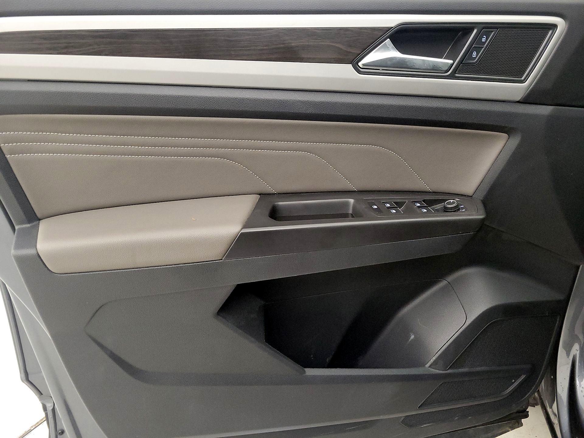 Thumbnail: 2022 Volkswagen Atlas - 12