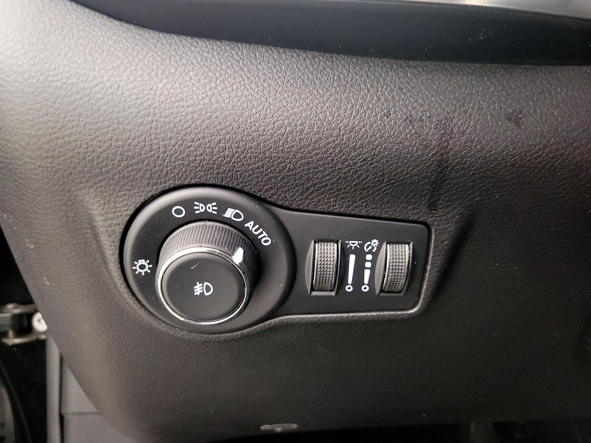 Thumbnail: 2023 Jeep Compass - 13