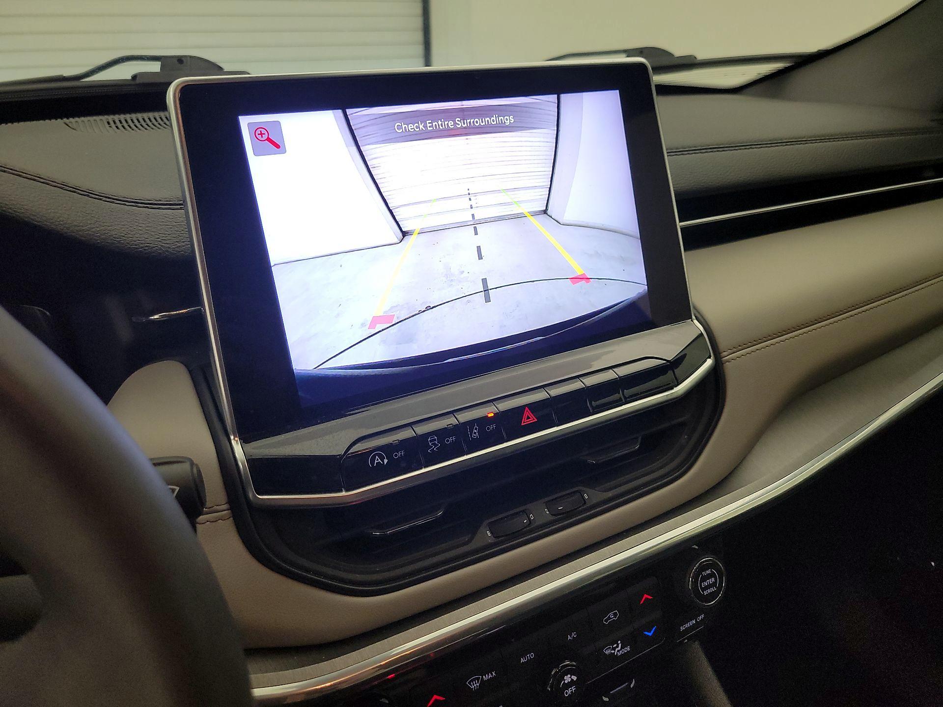 Thumbnail: 2023 Jeep Compass - 14