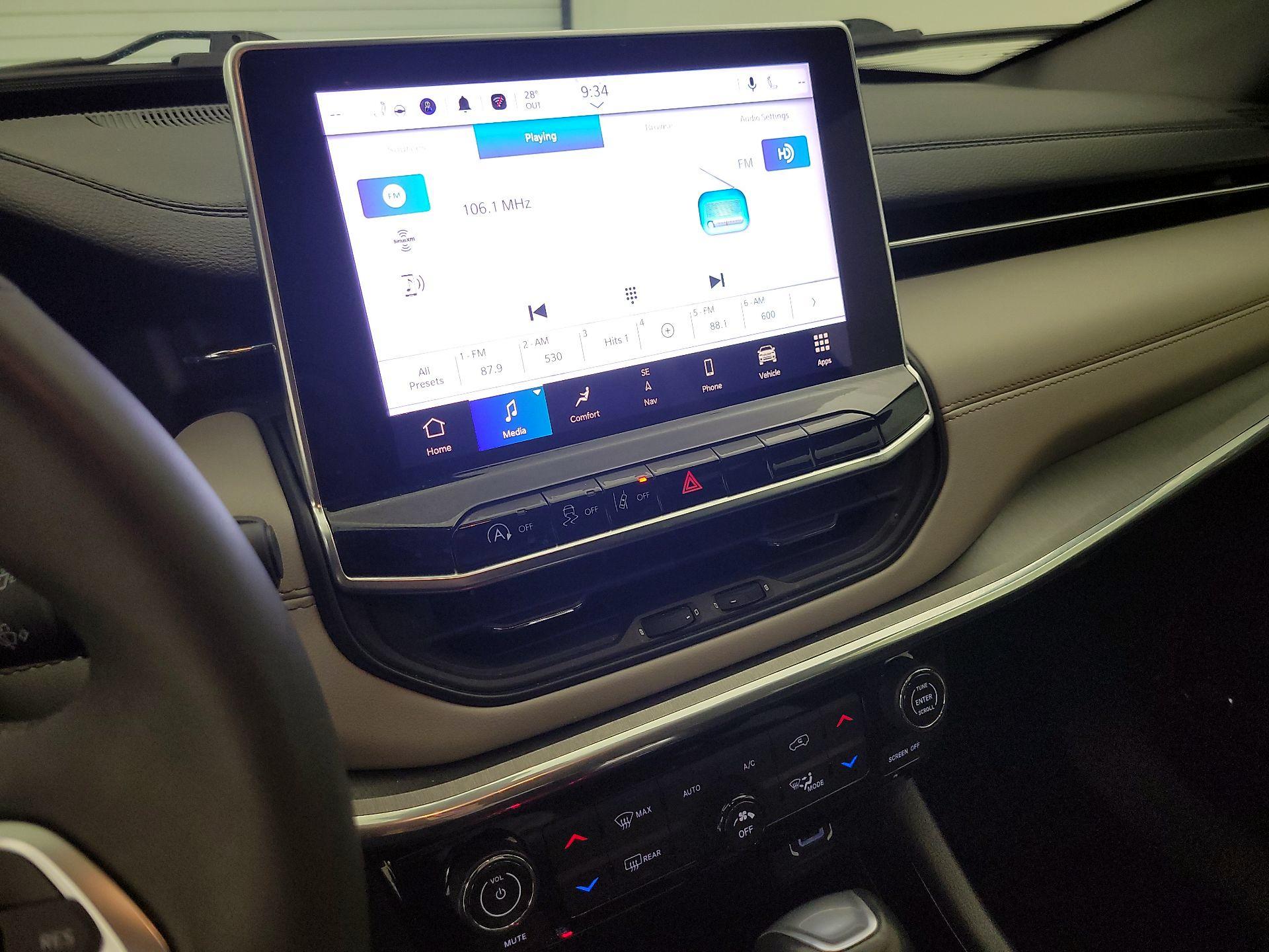 Thumbnail: 2023 Jeep Compass - 15