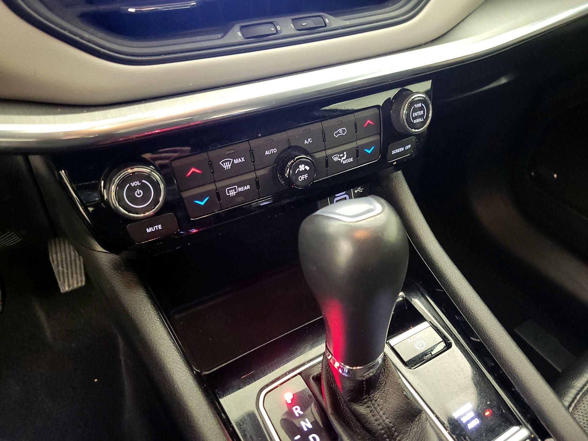 Thumbnail: 2023 Jeep Compass - 16