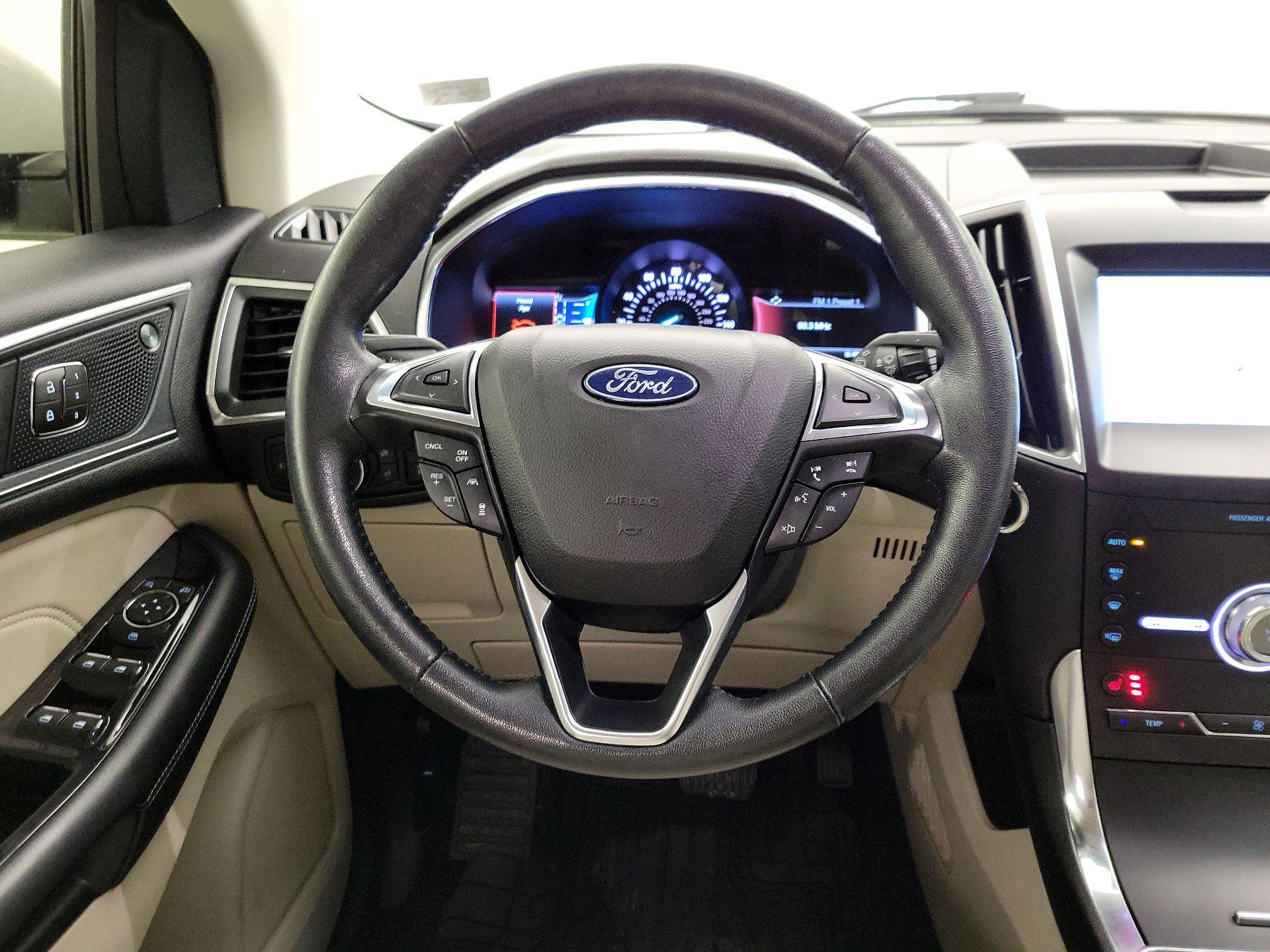 Thumbnail: 2020 Ford Edge - 10