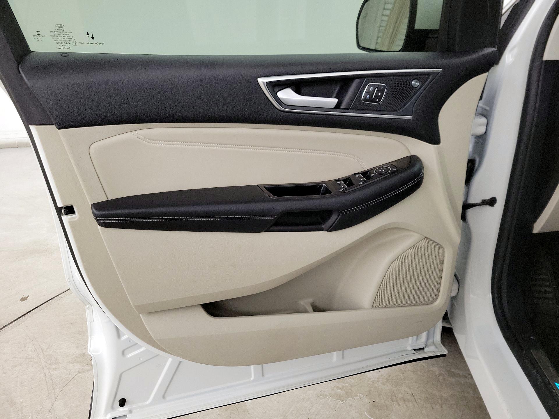 Thumbnail: 2020 Ford Edge - 12