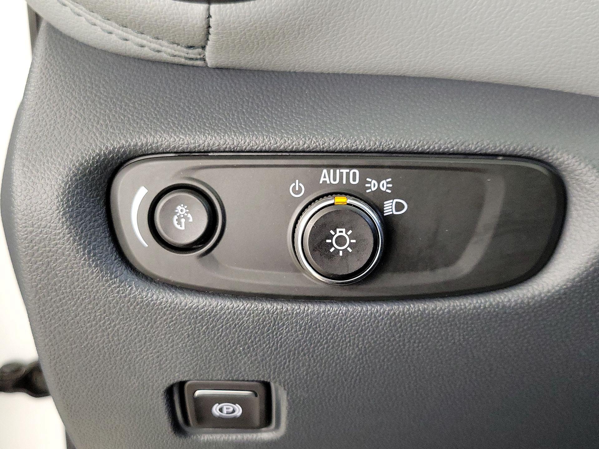 Thumbnail: 2020 Chevrolet Blazer - 13