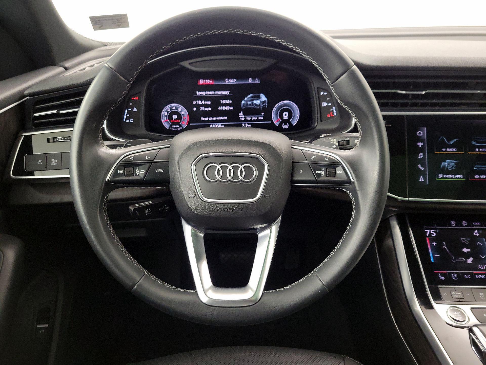 Thumbnail: 2021 Audi Q8 - 10