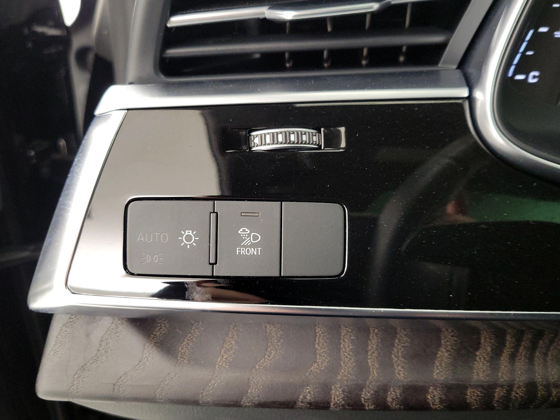 Thumbnail: 2021 Audi Q8 - 13