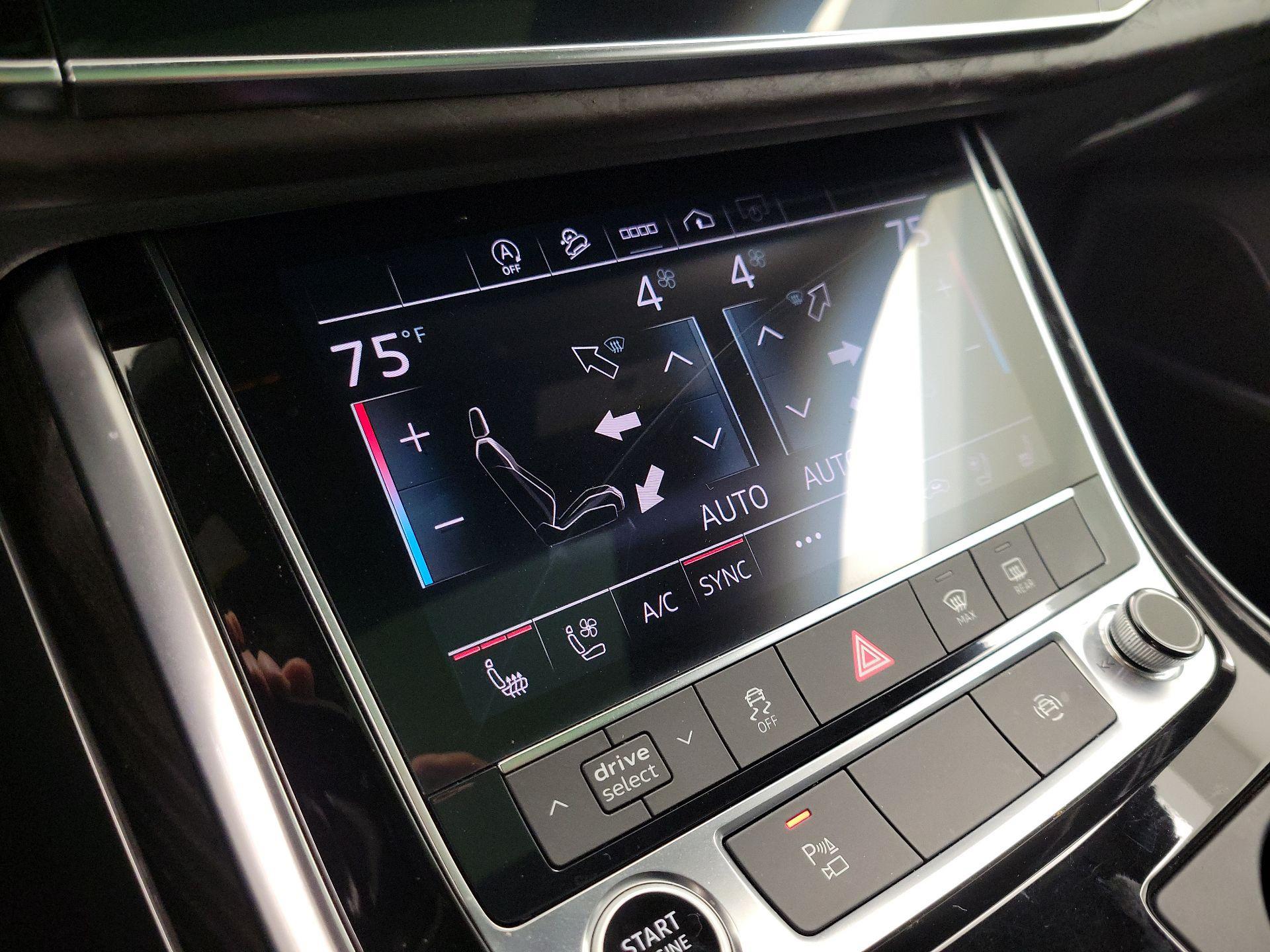 Thumbnail: 2021 Audi Q8 - 17