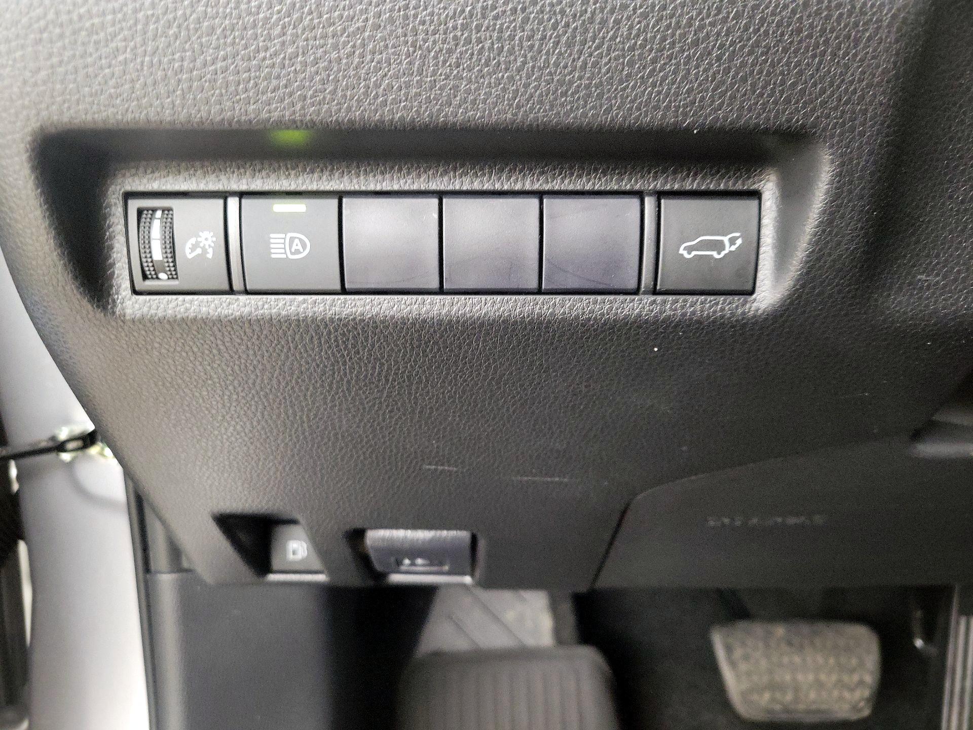 Thumbnail: 2021 Toyota RAV4 - 13