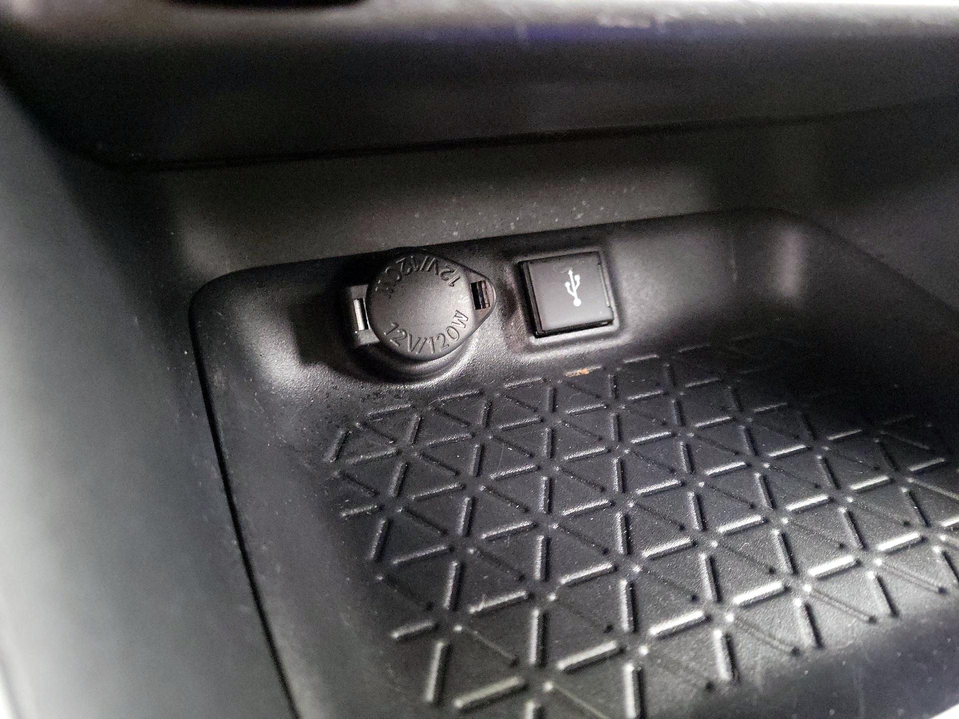 Thumbnail: 2021 Toyota RAV4 - 18