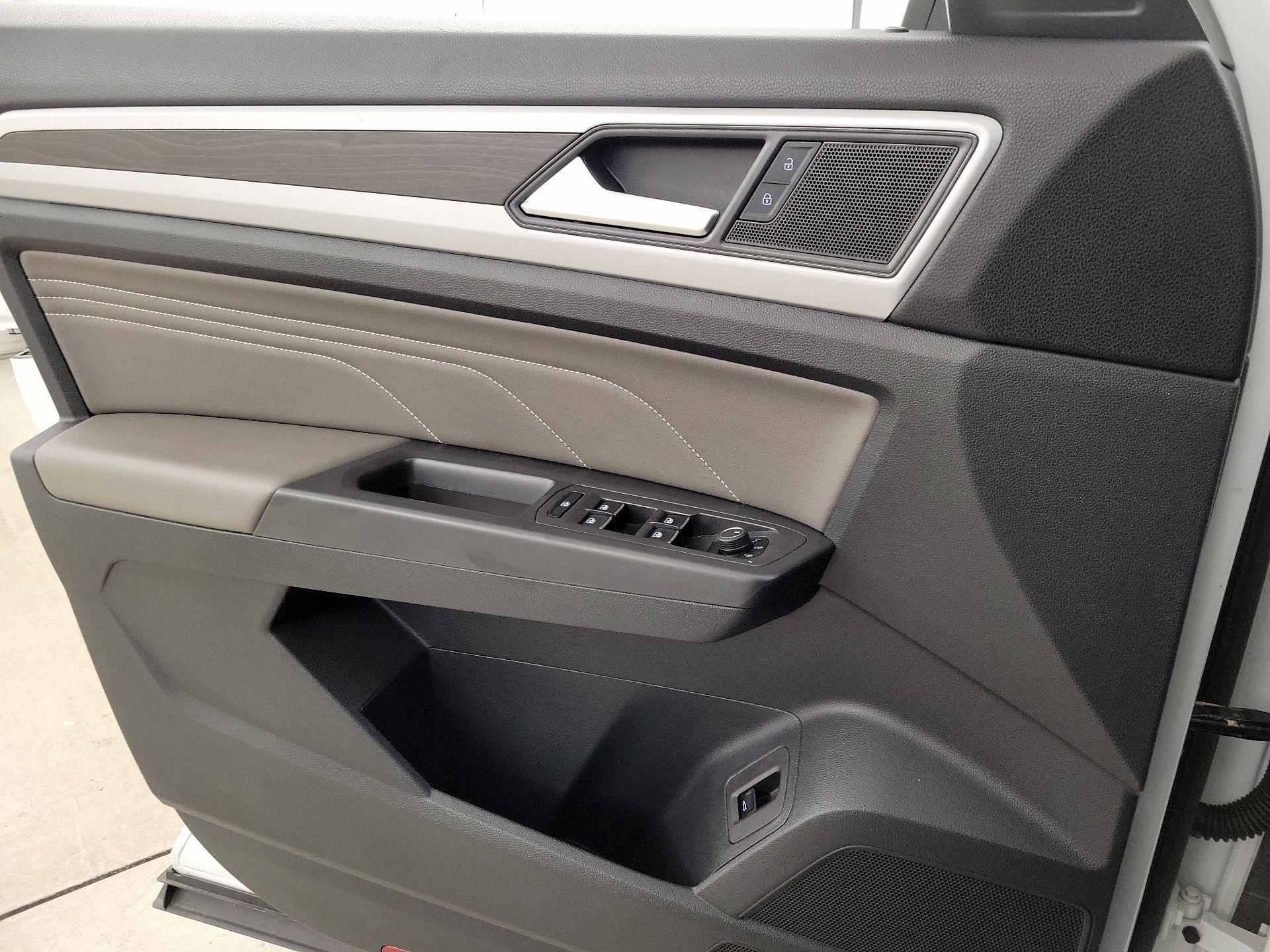 Thumbnail: 2023 Volkswagen Atlas - 12