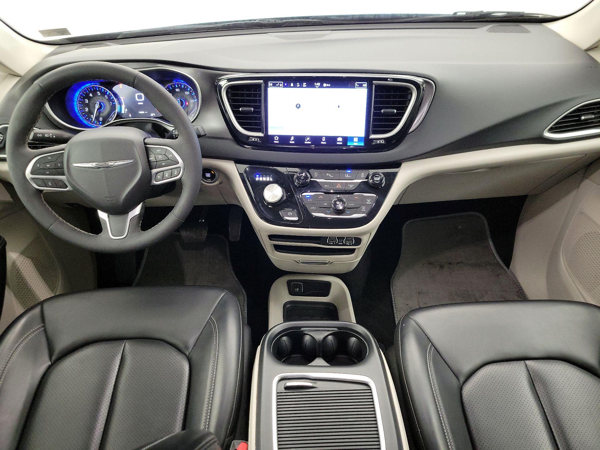 Thumbnail: 2023 Chrysler Pacifica - 9