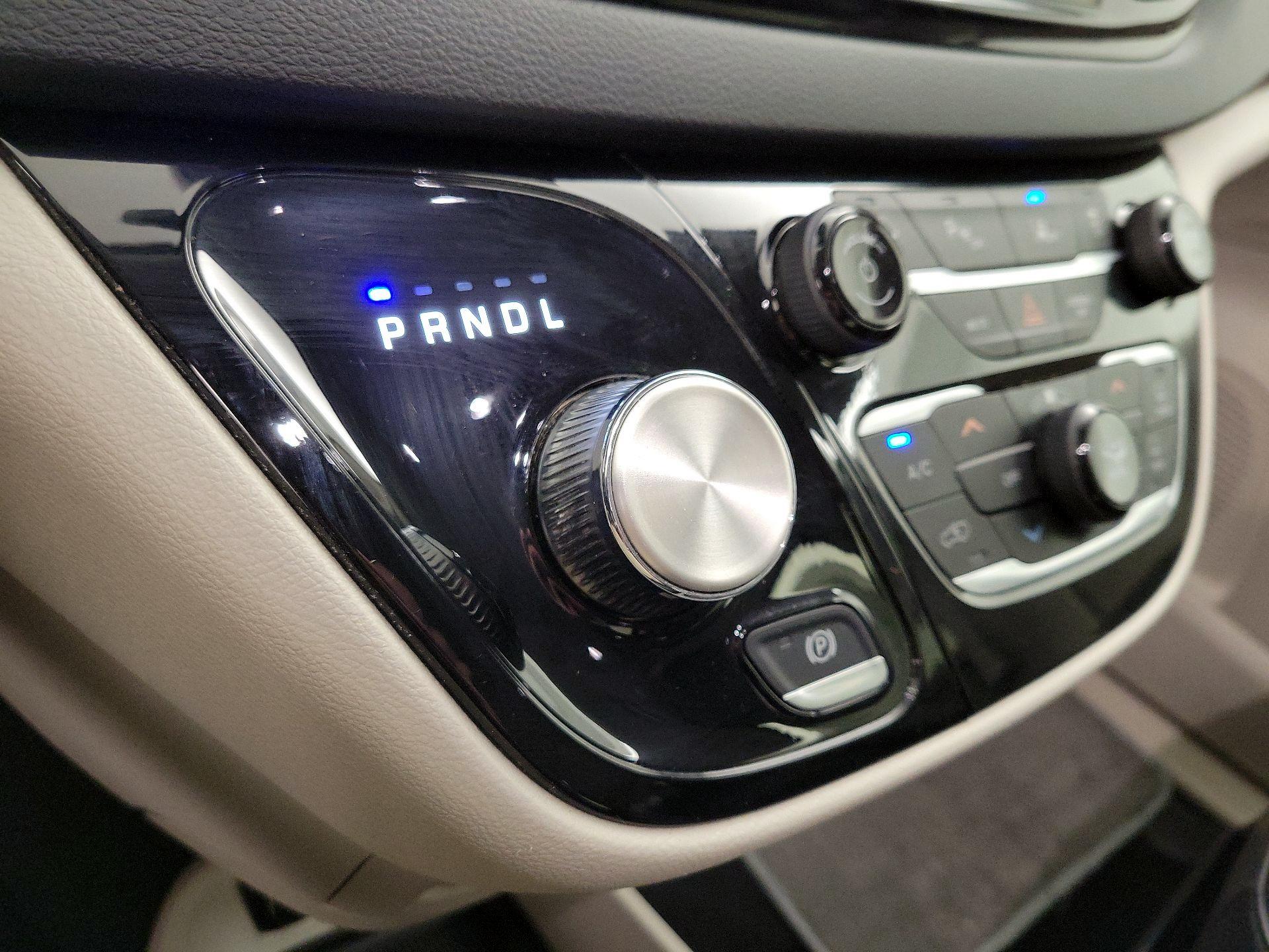 Thumbnail: 2023 Chrysler Pacifica - 17