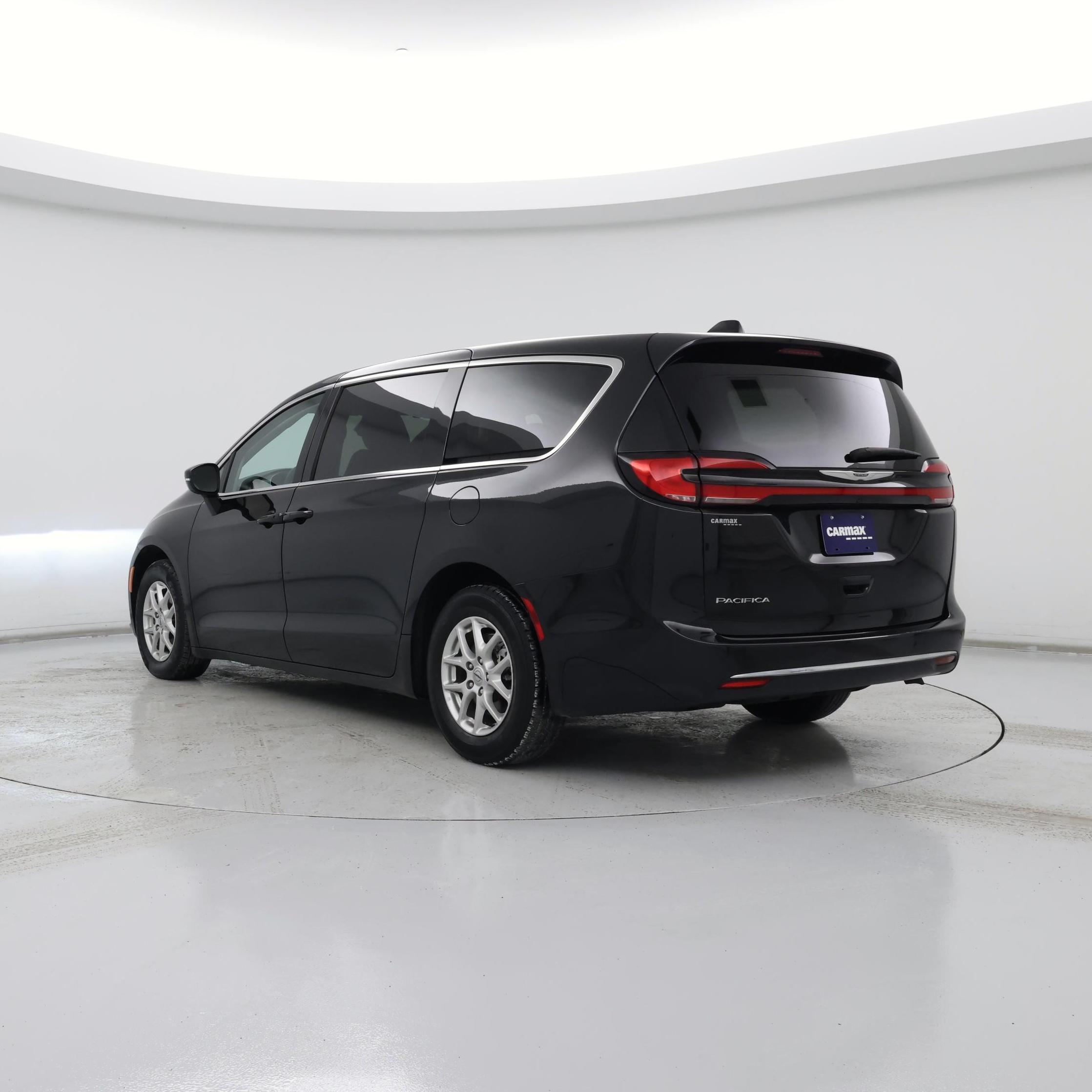 Thumbnail: 2023 Chrysler Pacifica - 2