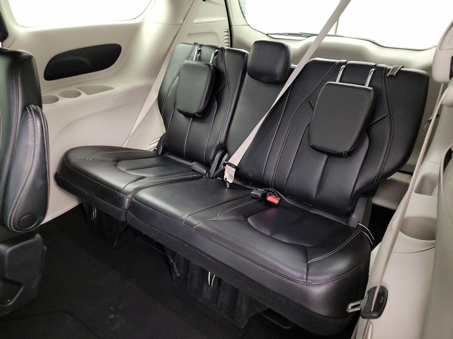 Thumbnail: 2023 Chrysler Pacifica - 20