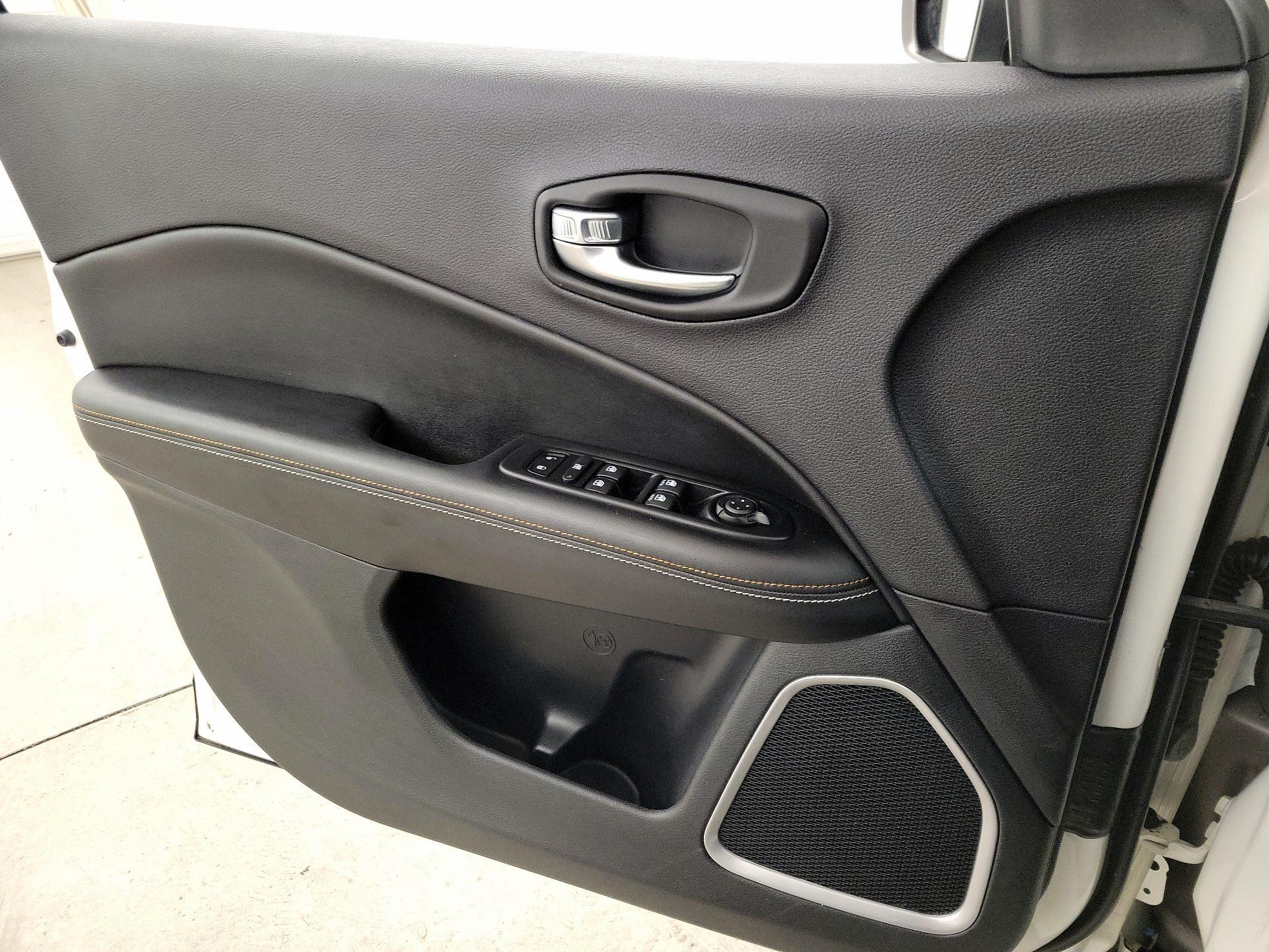 Thumbnail: 2020 Jeep Compass - 12