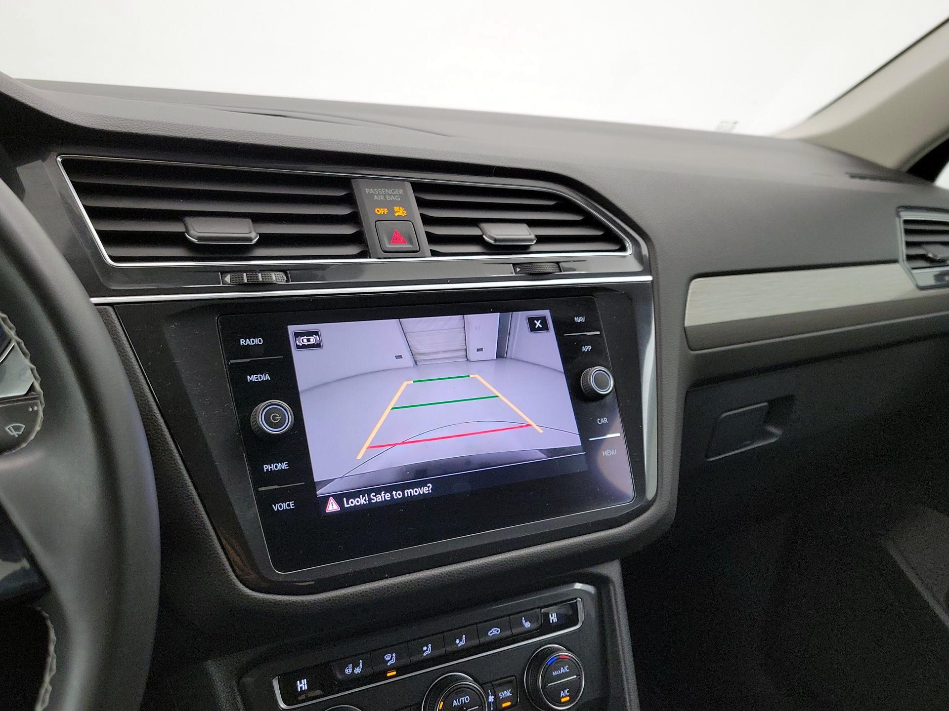 Thumbnail: 2021 Volkswagen Tiguan - 15