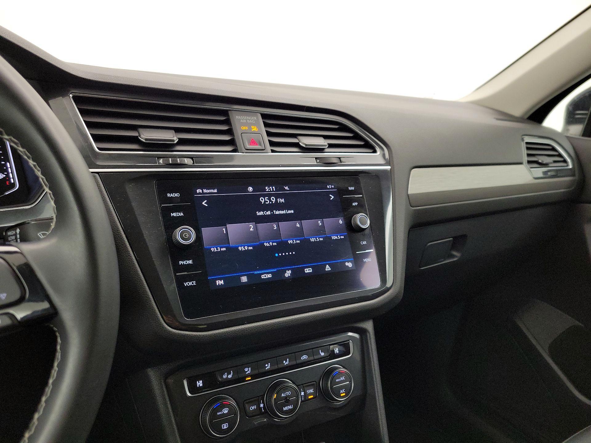 Thumbnail: 2021 Volkswagen Tiguan - 16