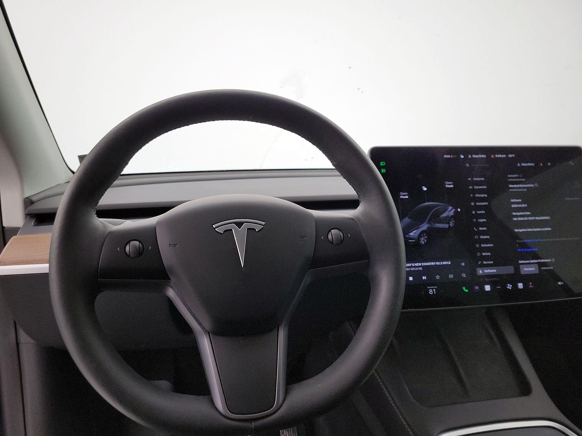 Thumbnail: 2023 Tesla Model Y - 10