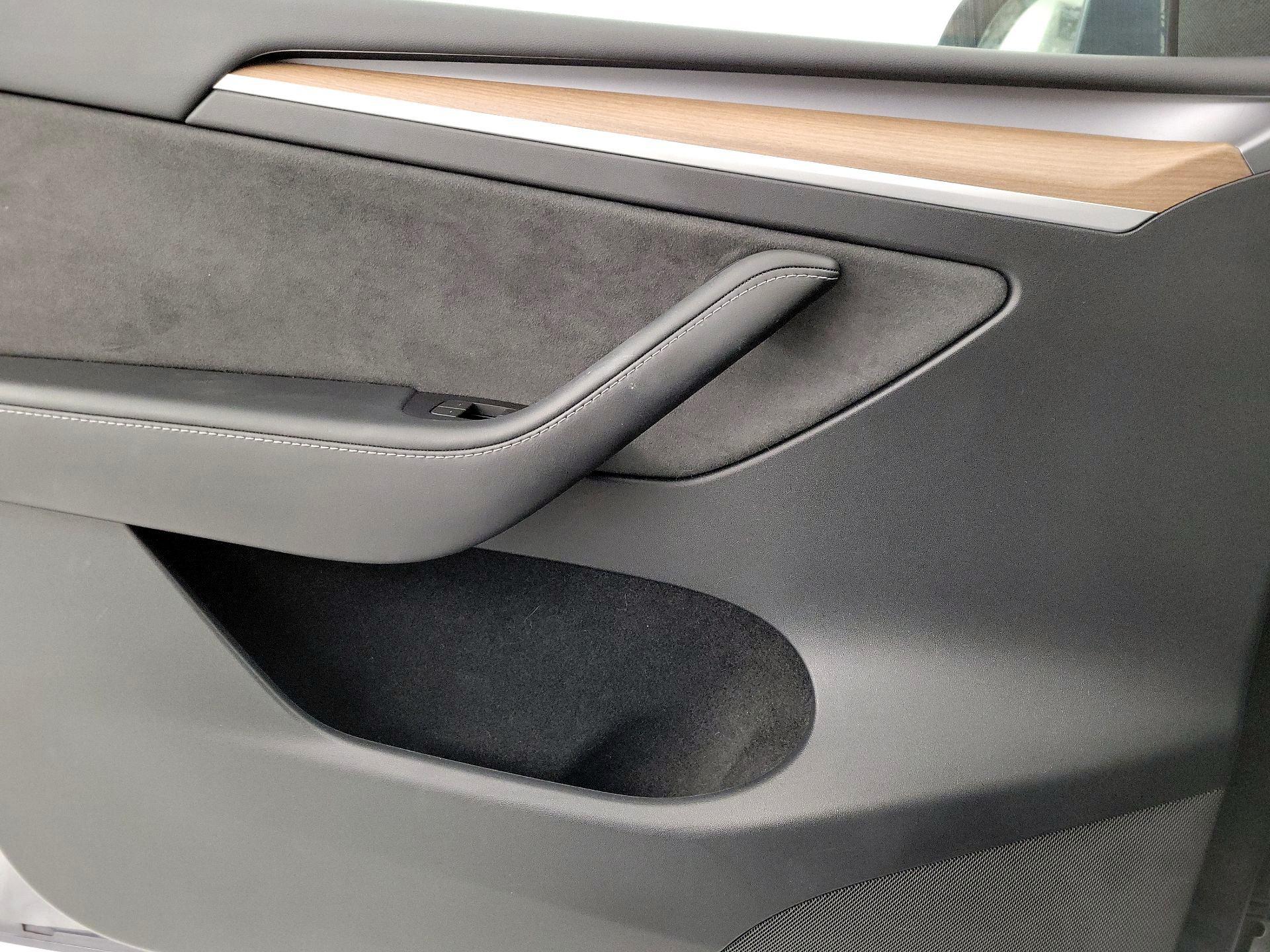 Thumbnail: 2023 Tesla Model Y - 12