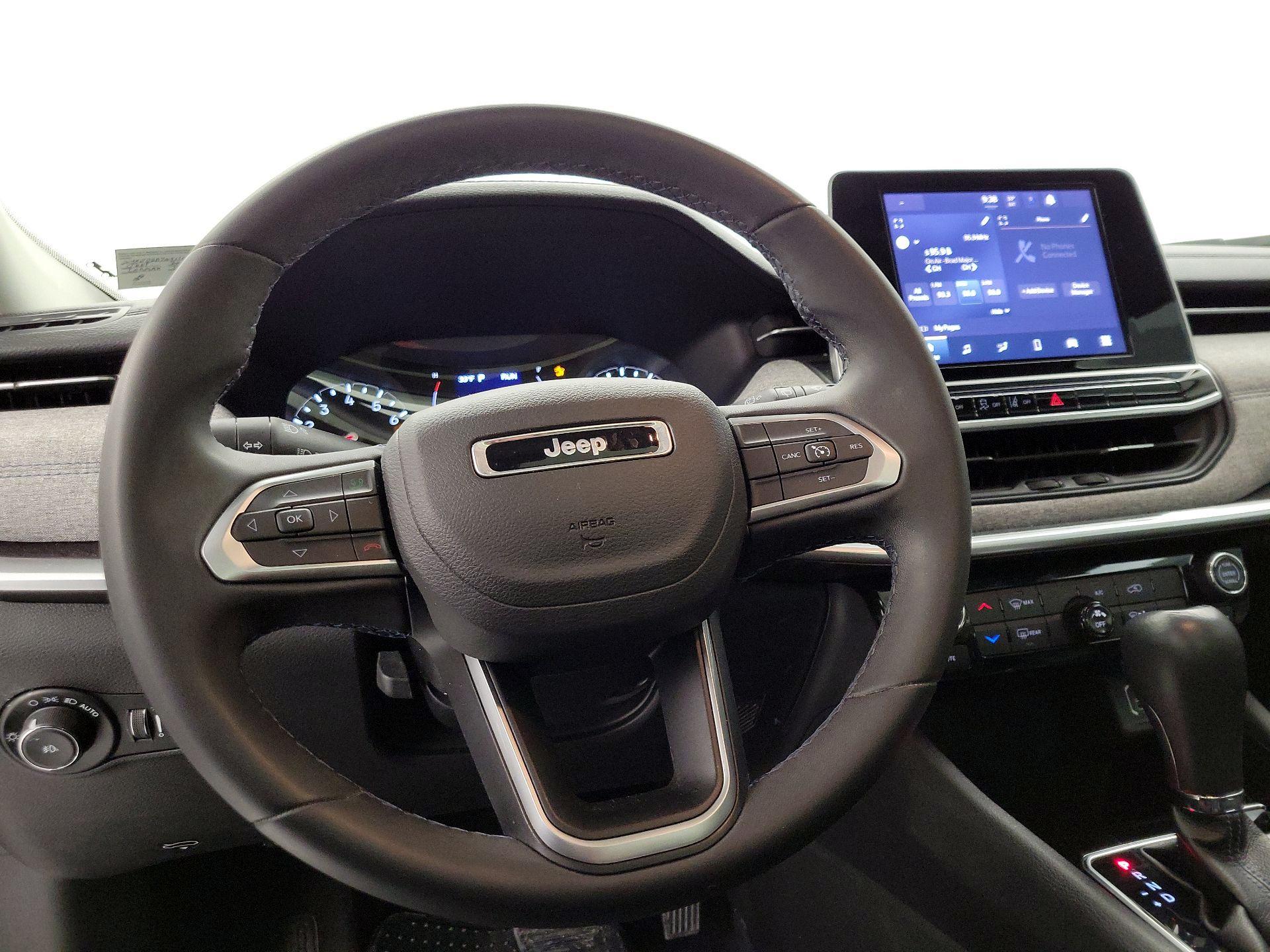 Thumbnail: 2022 Jeep Compass - 10