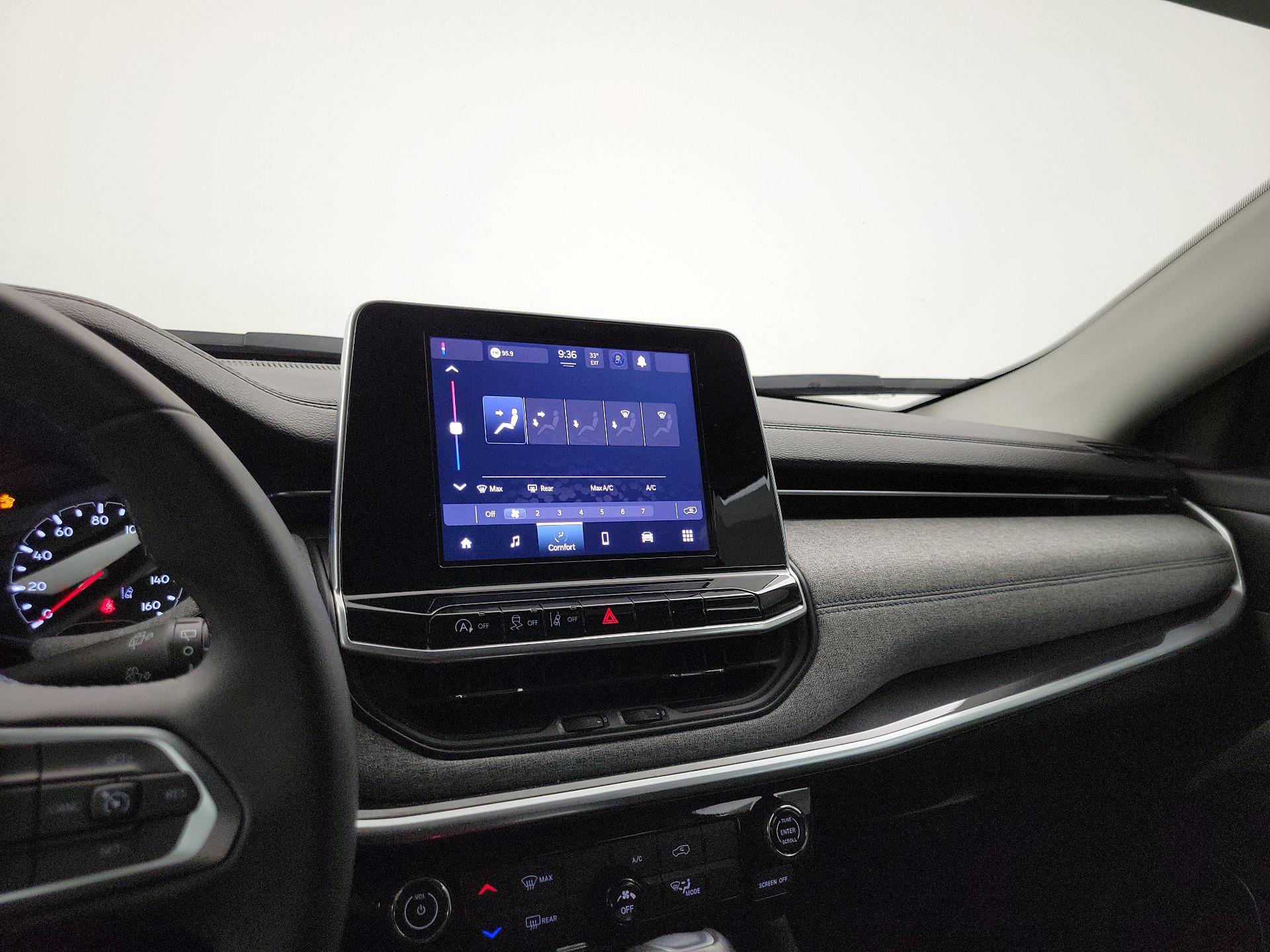 Thumbnail: 2022 Jeep Compass - 16