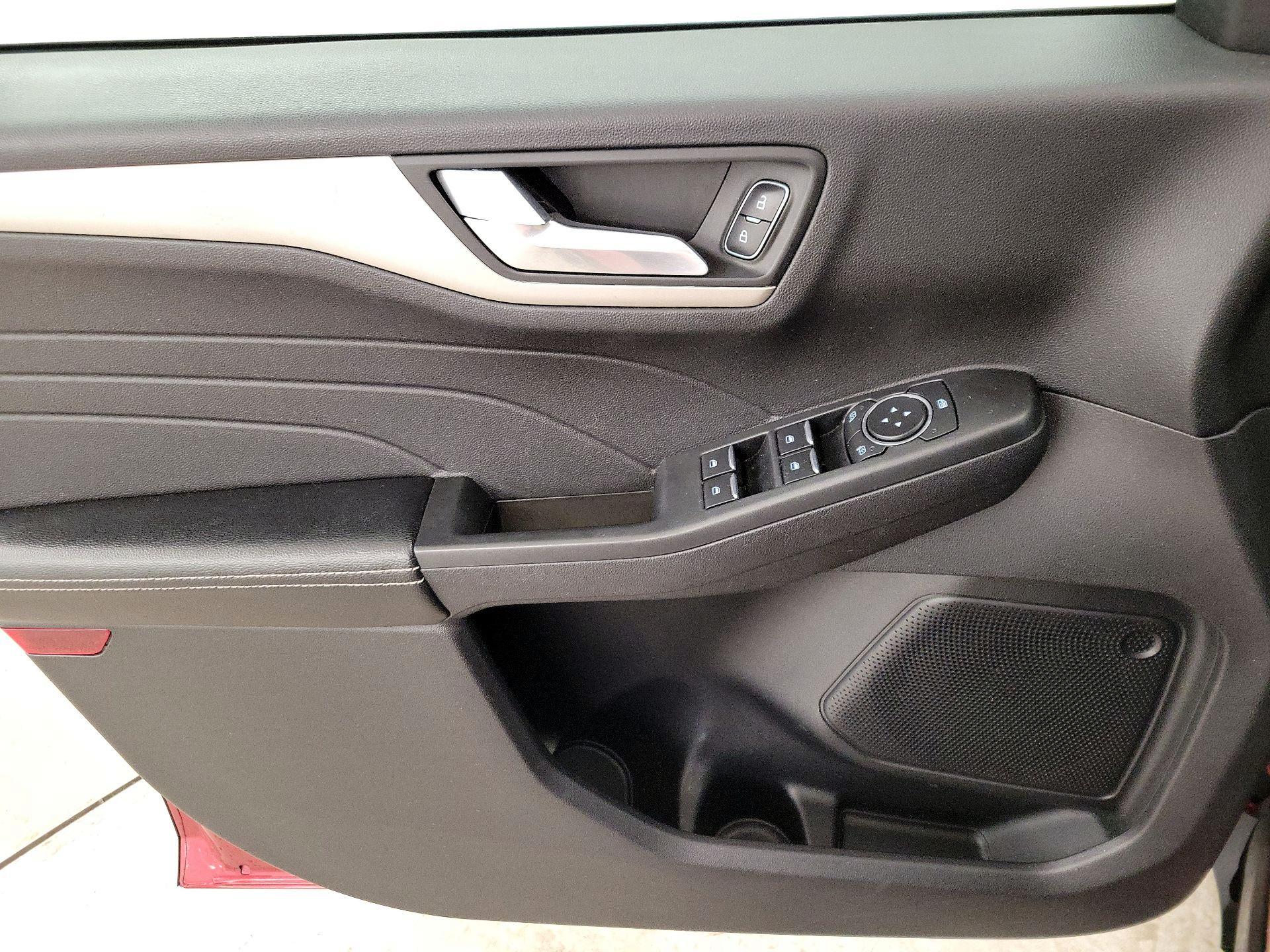 Thumbnail: 2021 Ford Escape - 12