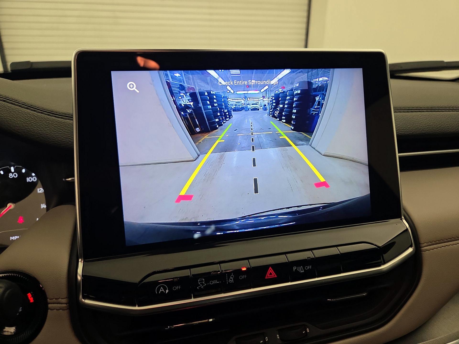 Thumbnail: 2023 Jeep Compass - 14