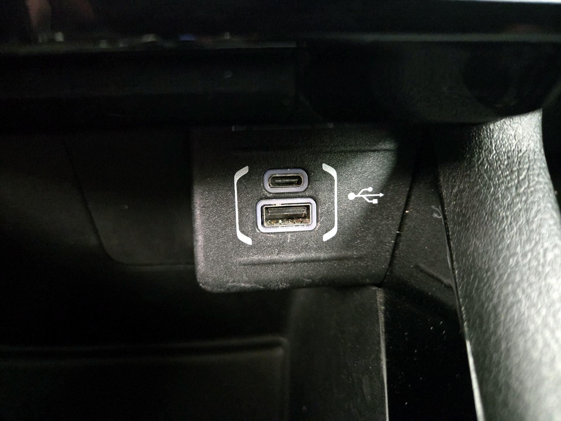 Thumbnail: 2022 Jeep Compass - 18